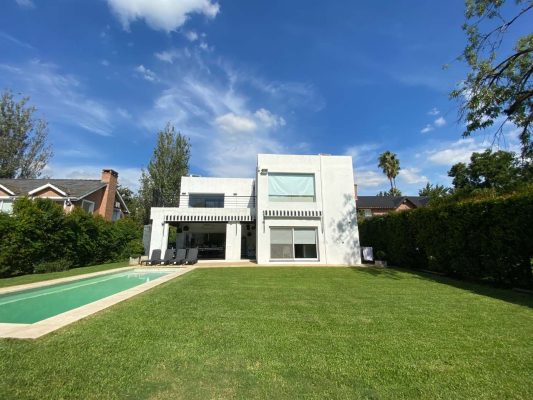 Annual rental house without furniture La Arboleda Neighborhood