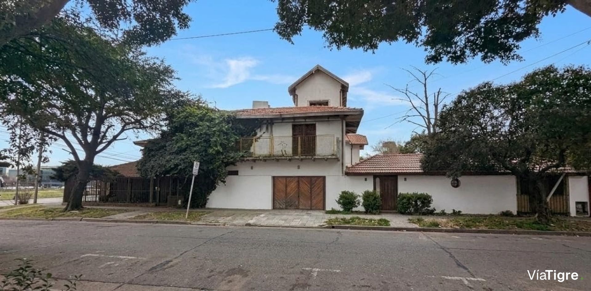 Venta Lote 906m2 Panam casi Thames Comercial Ofic.