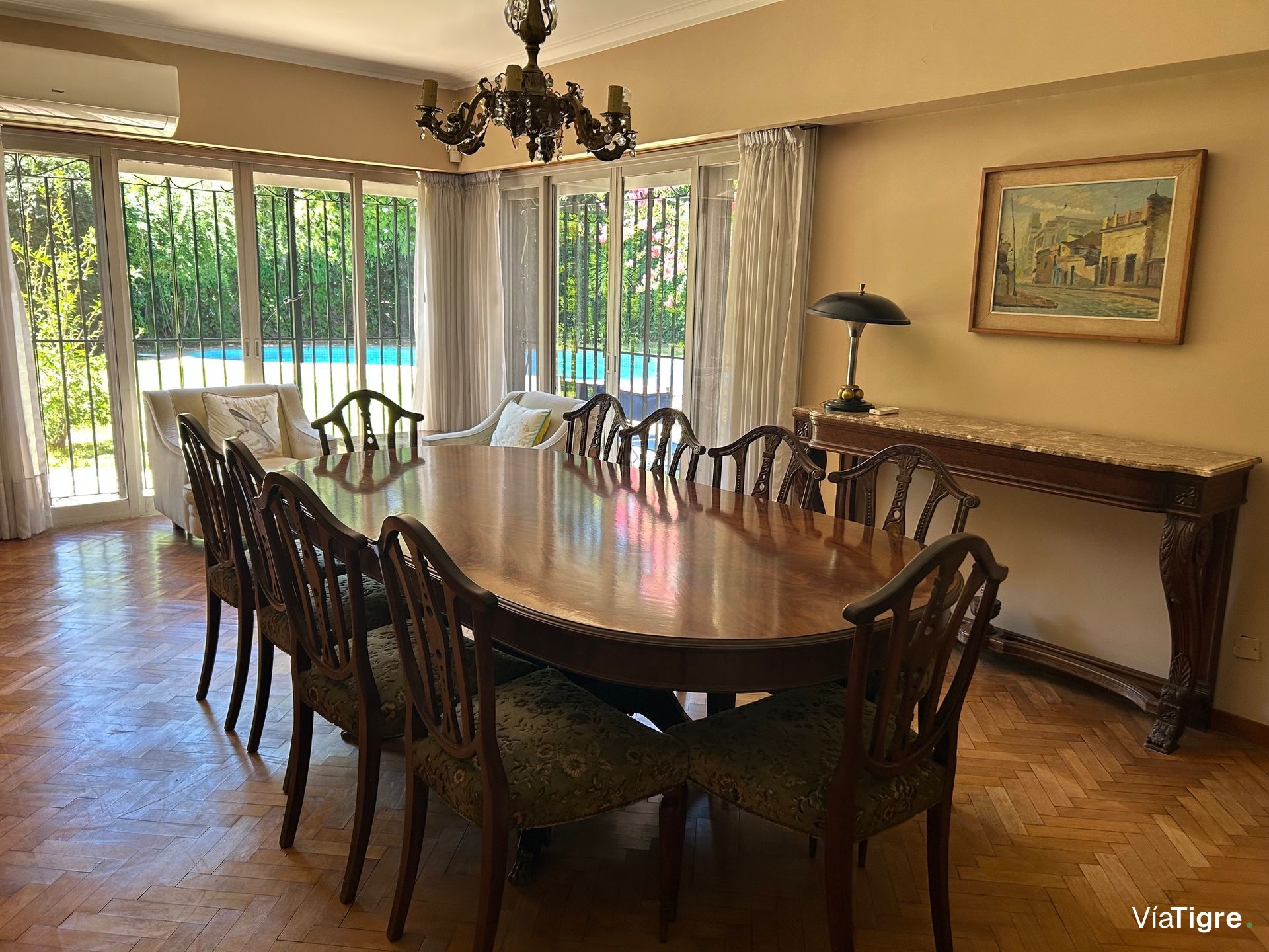 Lindisima Casa En Esquina Con Gran Jardín Y Pileta