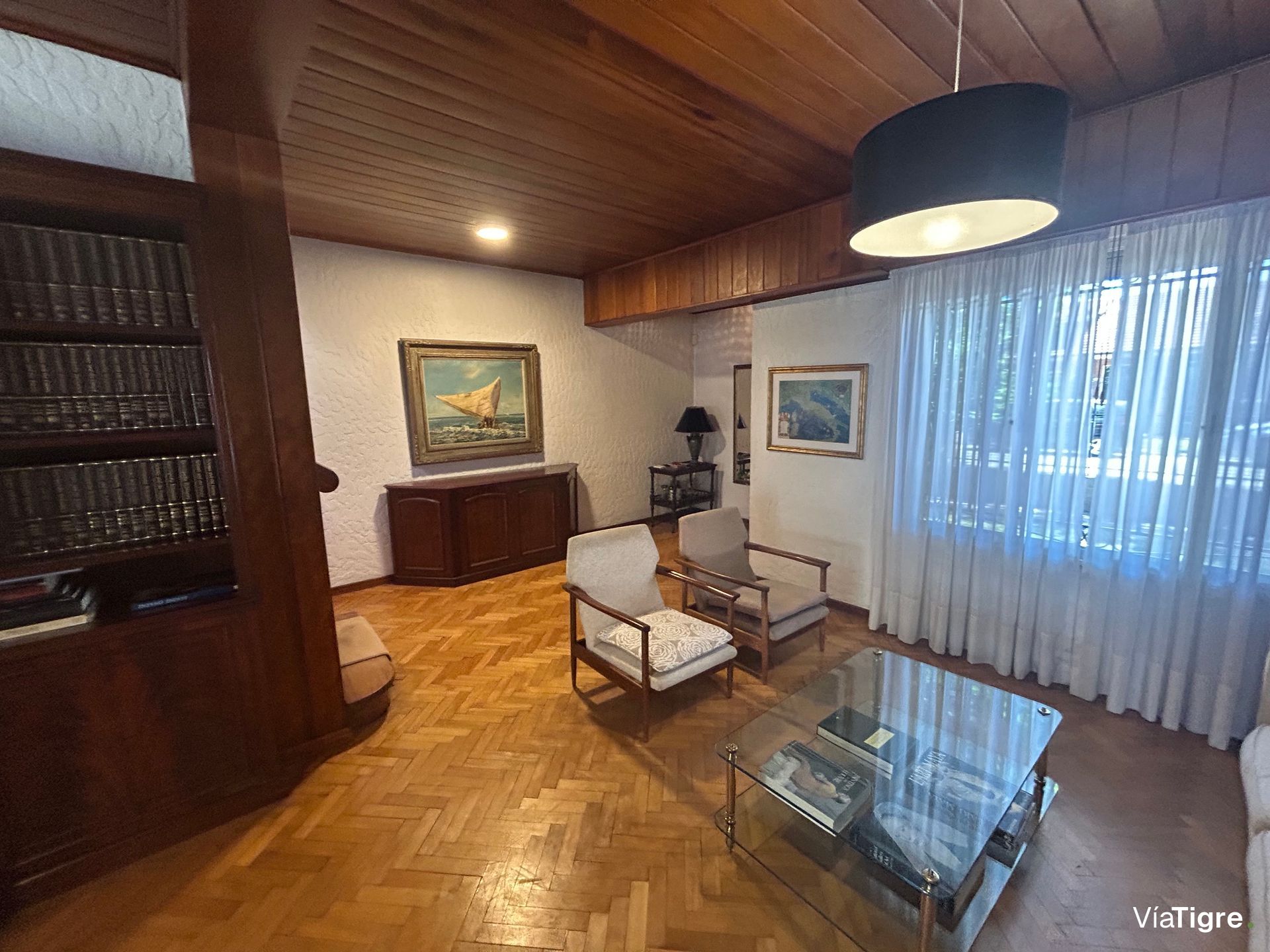 Lindisima Casa En Esquina Con Gran Jardín Y Pileta