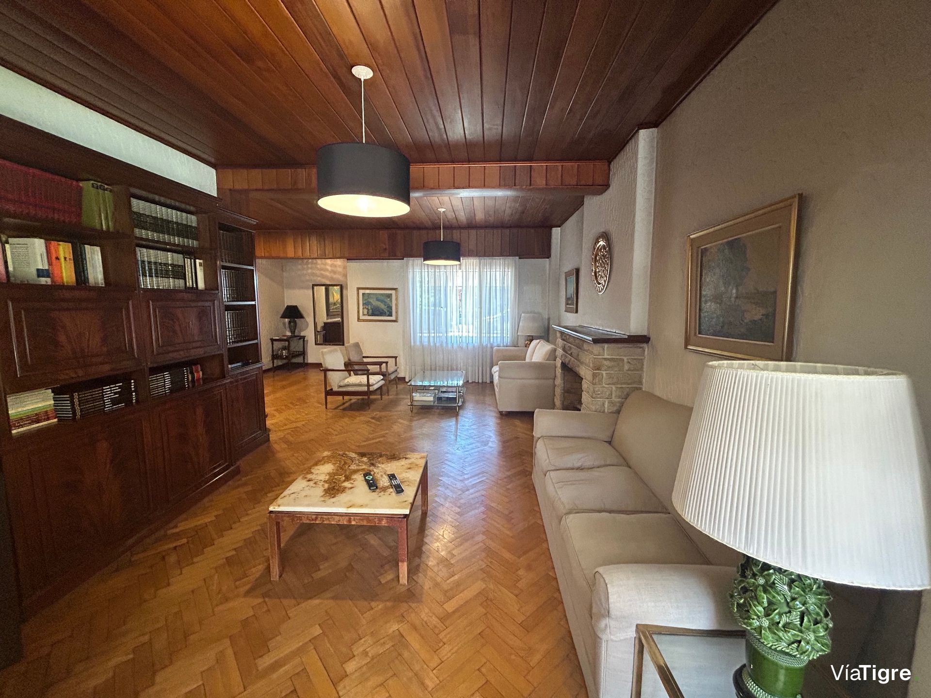 Lindisima Casa En Esquina Con Gran Jardín Y Pileta