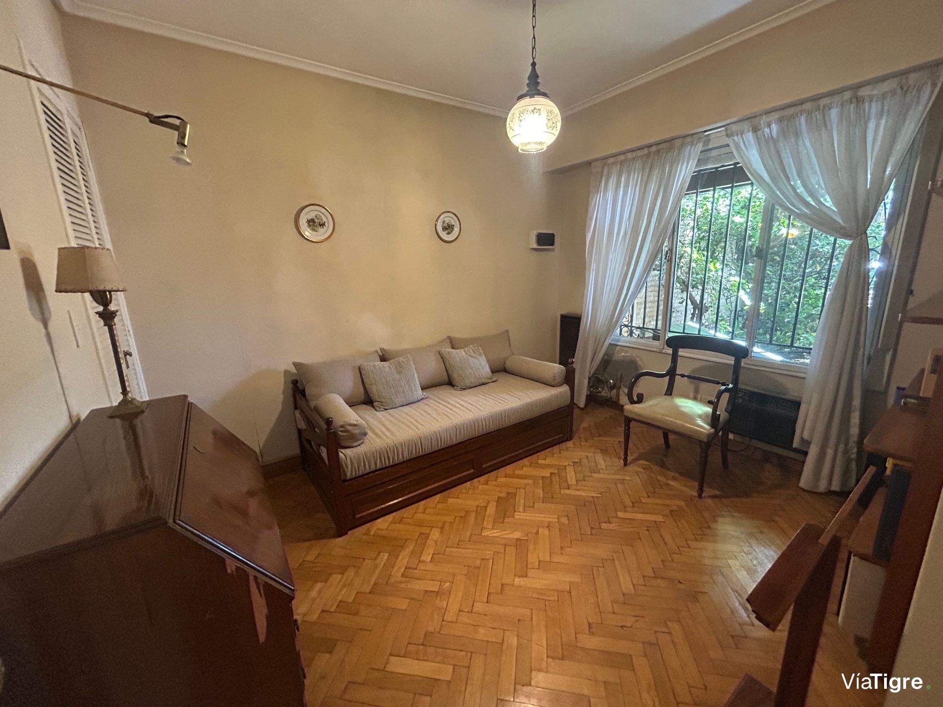 Lindisima Casa En Esquina Con Gran Jardín Y Pileta