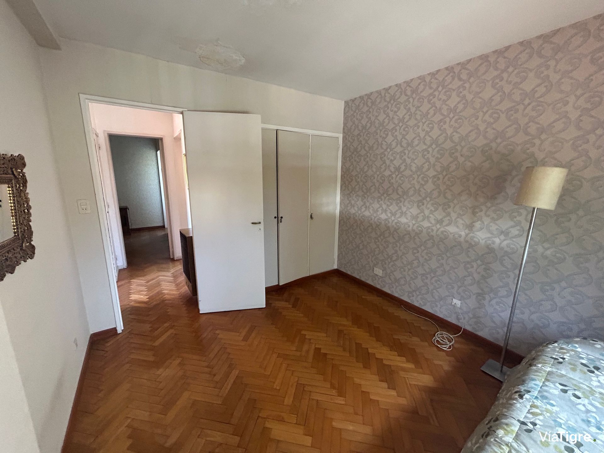 Lindisima Casa En Esquina Con Gran Jardín Y Pileta