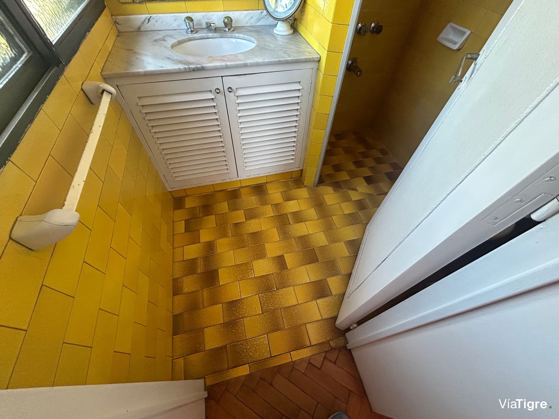 Lindisima Casa En Esquina Con Gran Jardín Y Pileta