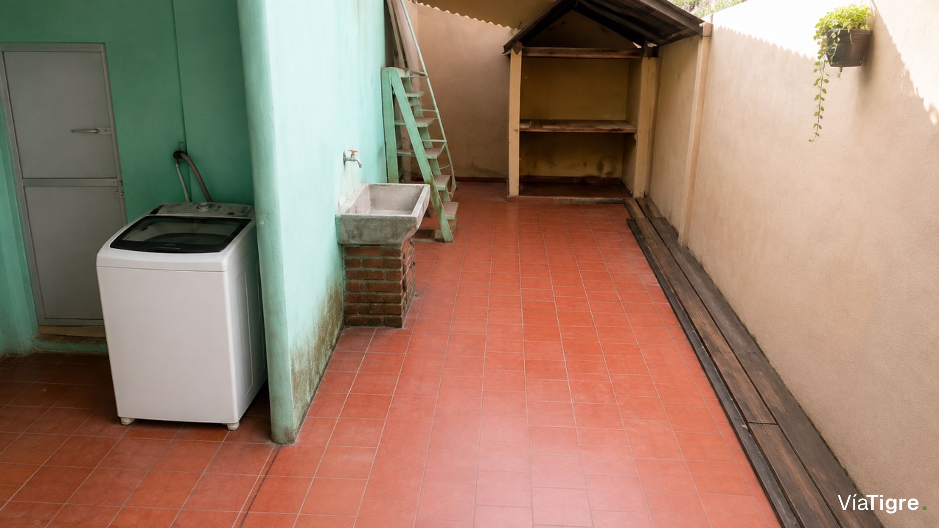 Venta PH 3 ambientes Pta. baja en Virreyes c/patio