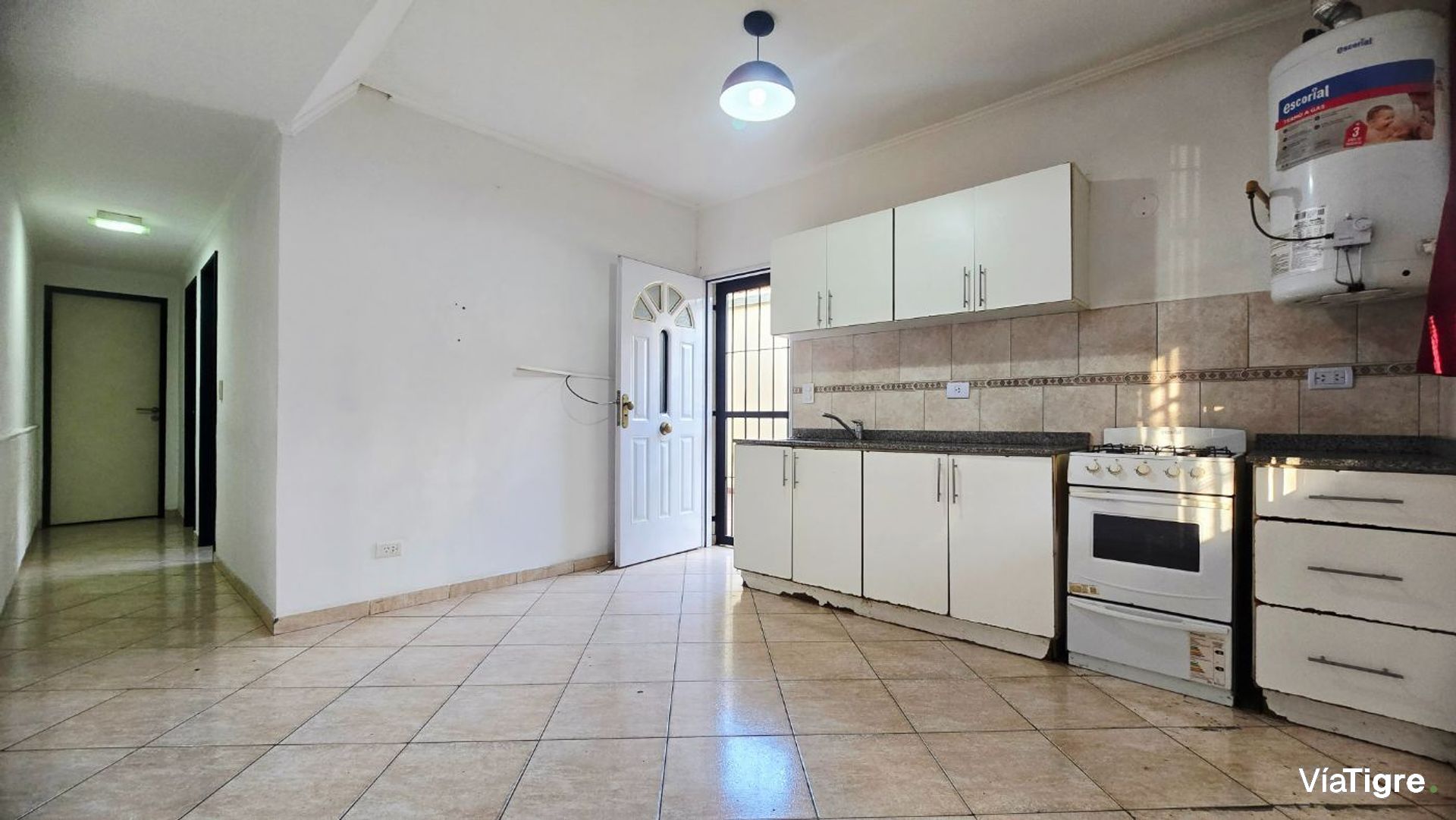 Venta PH tres ambientes con cochera Munro