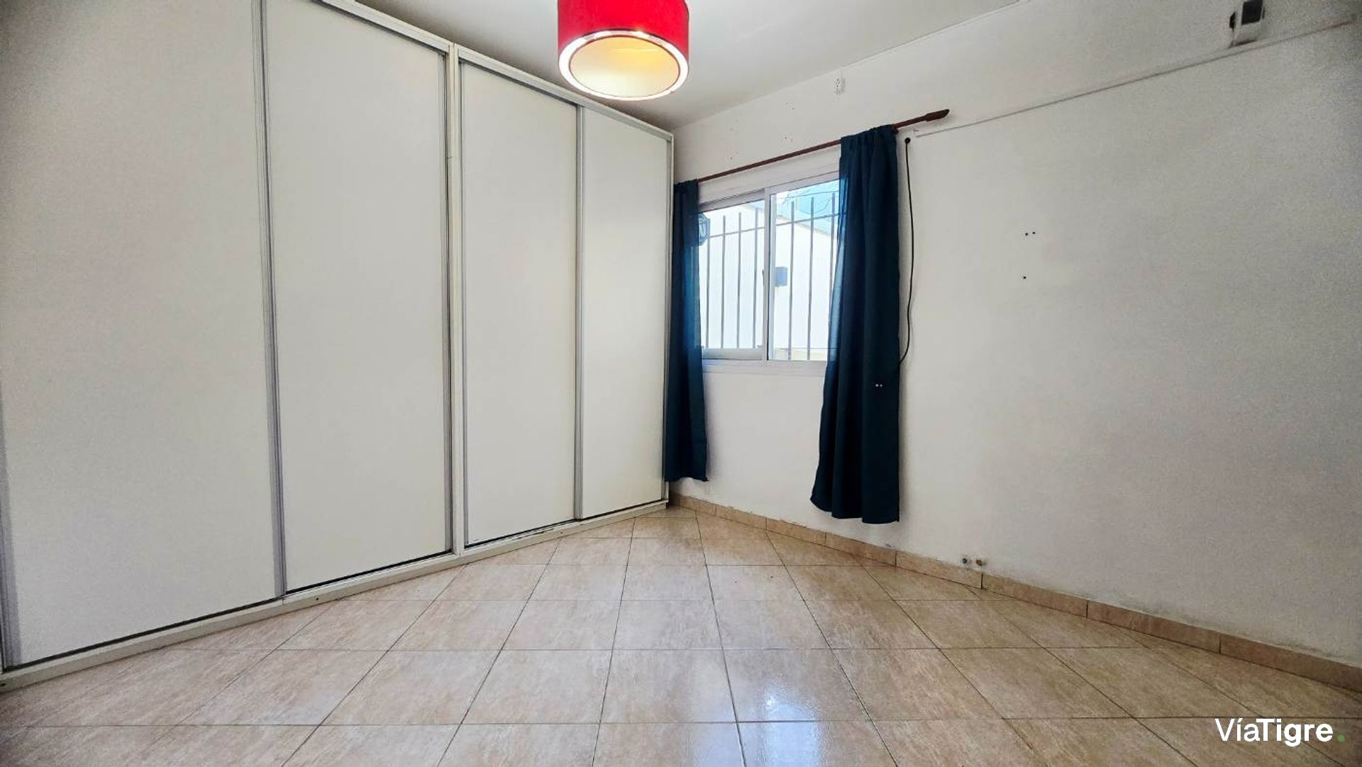 Venta PH tres ambientes con cochera Munro