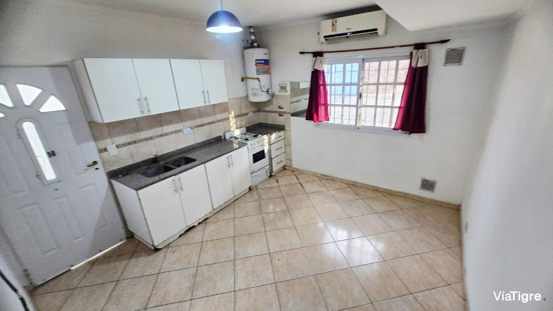 Venta PH tres ambientes con cochera Munro
