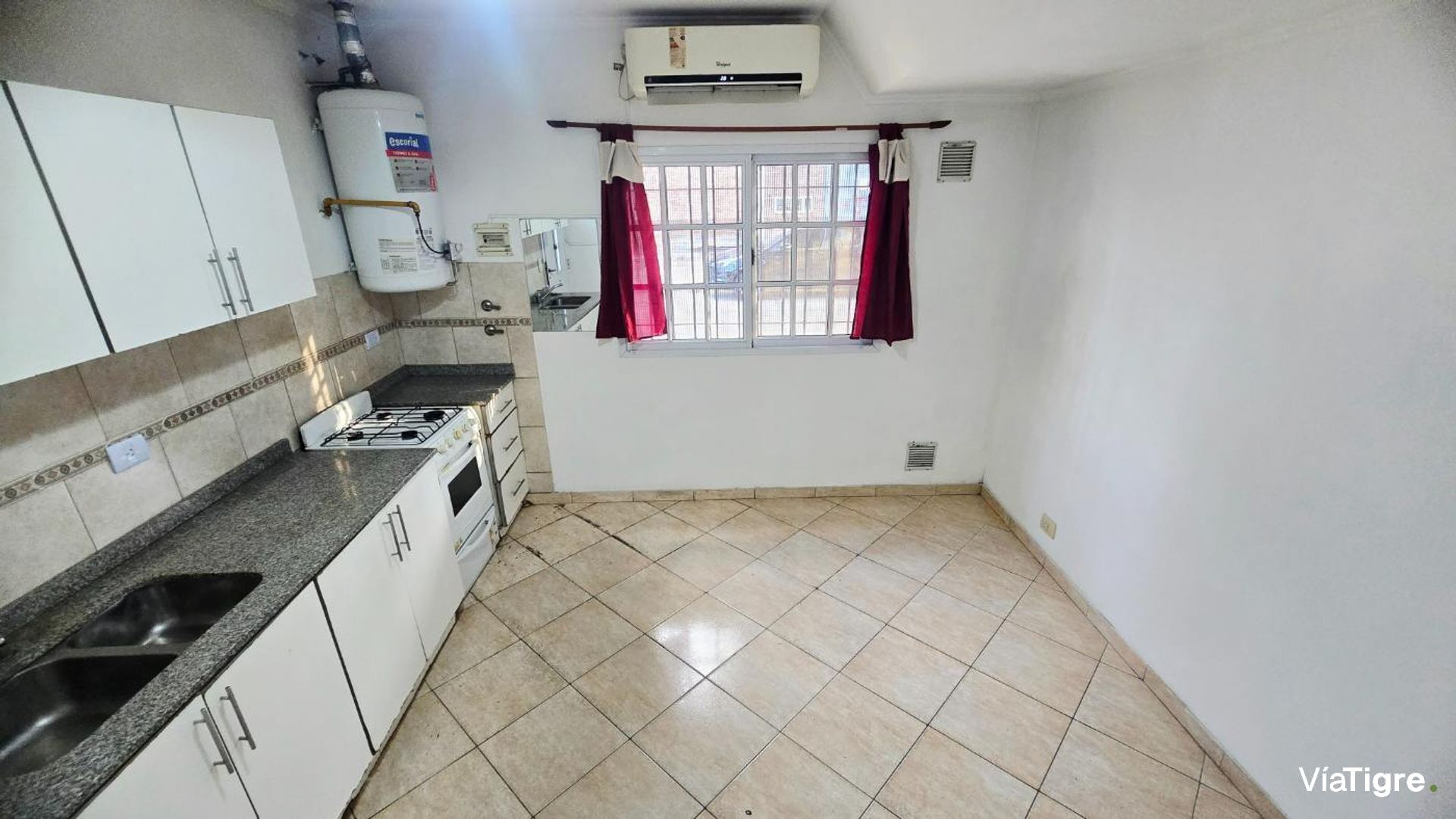Venta PH tres ambientes con cochera Munro