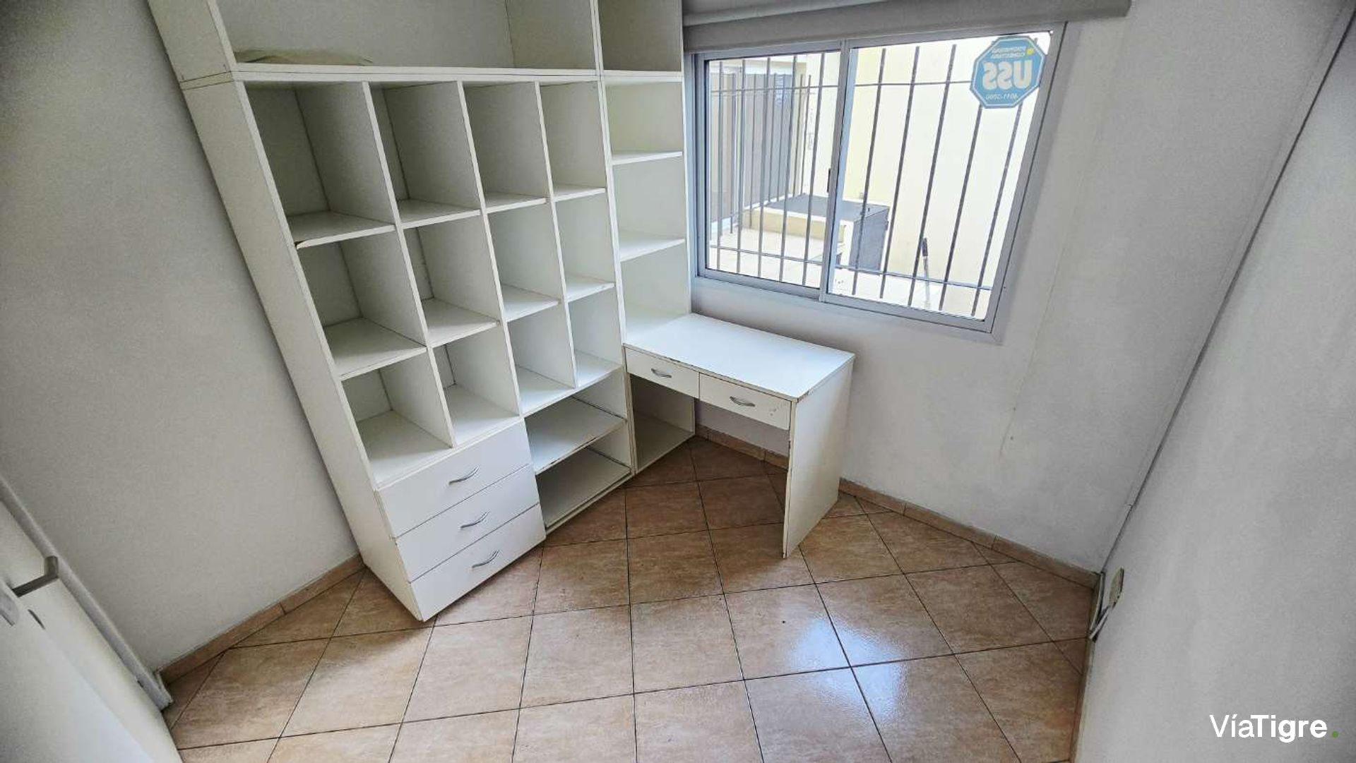 Venta PH tres ambientes con cochera Munro