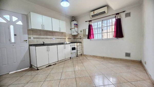 Venta PH tres ambientes con cochera Munro