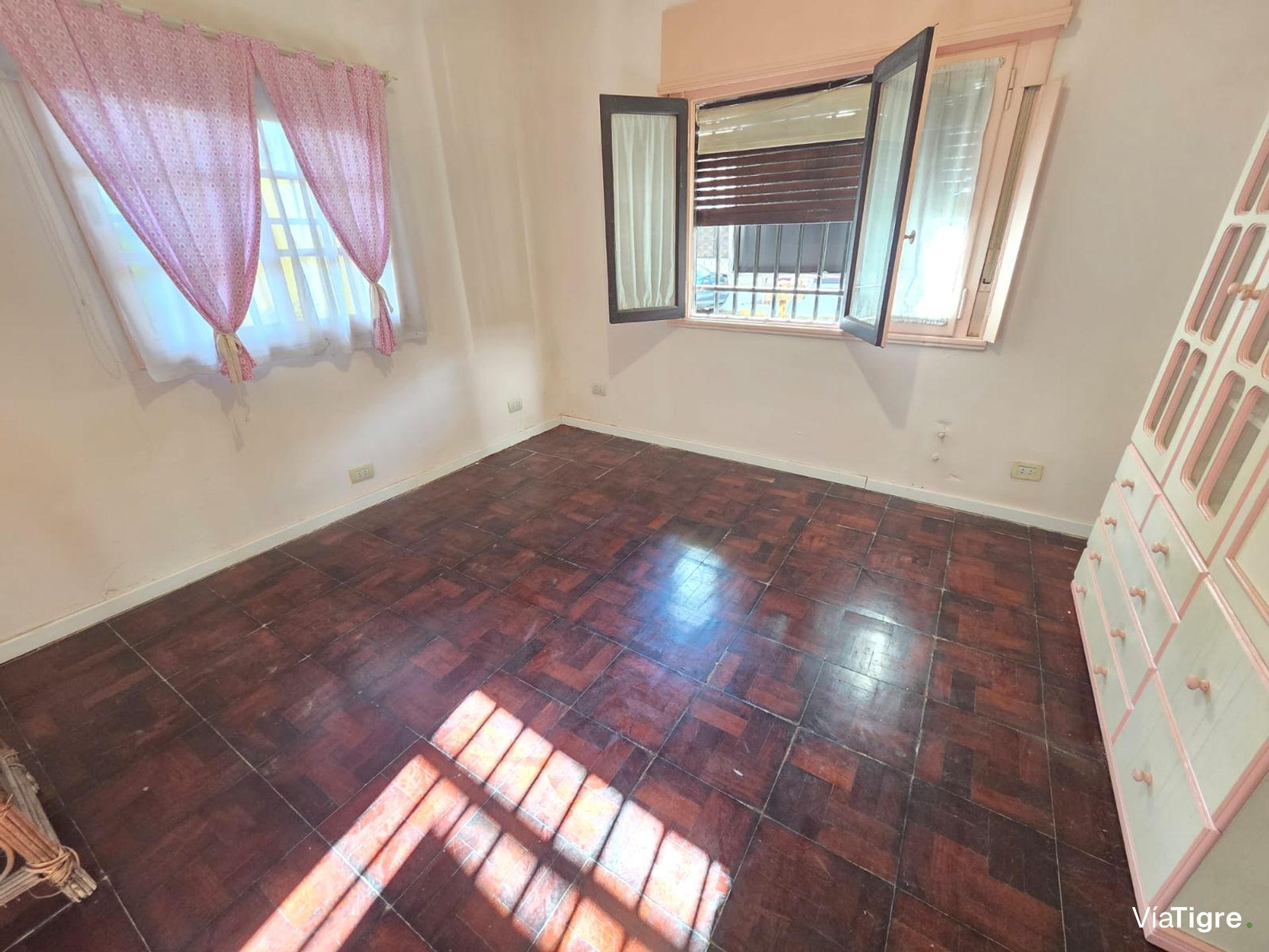 Casa 6 ambientes Venta Villa Martelli con Parque