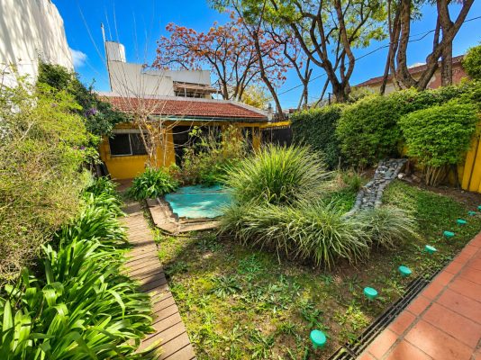 House 4-bedroom For Sale Villa Martelli with Park