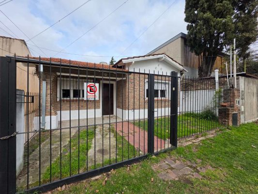 House for Rent 2-bedroom-San Isidro-Garden-Quincho-Garage
