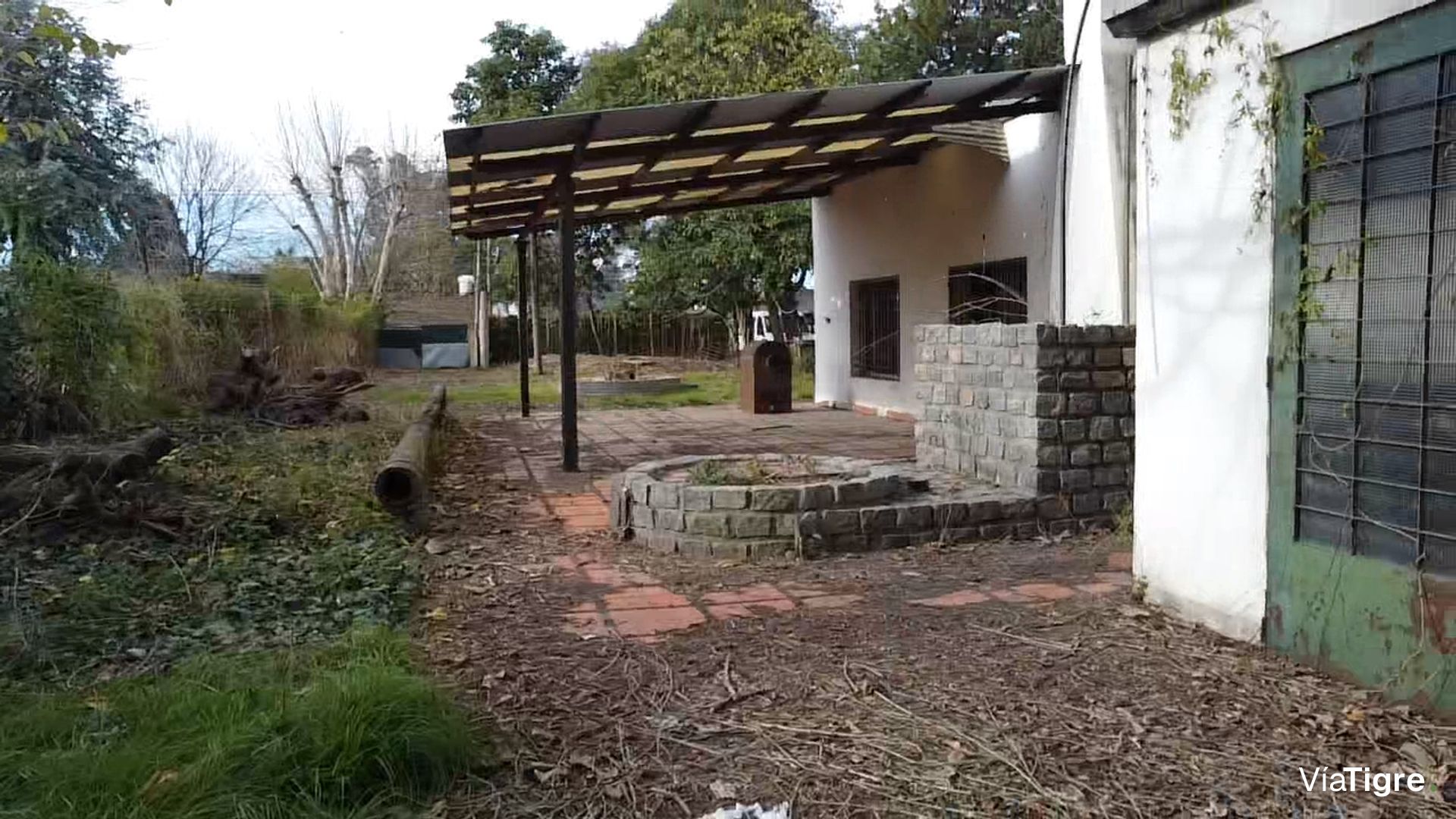 Casa a reciclar sobre gran lote de 875m2 en Talar