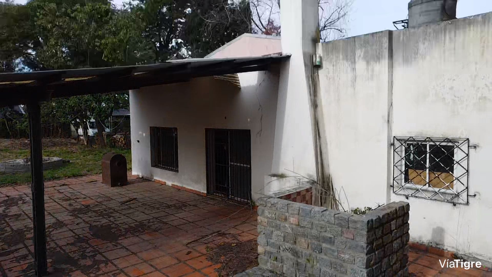 Casa a reciclar sobre gran lote de 875m2 en Talar