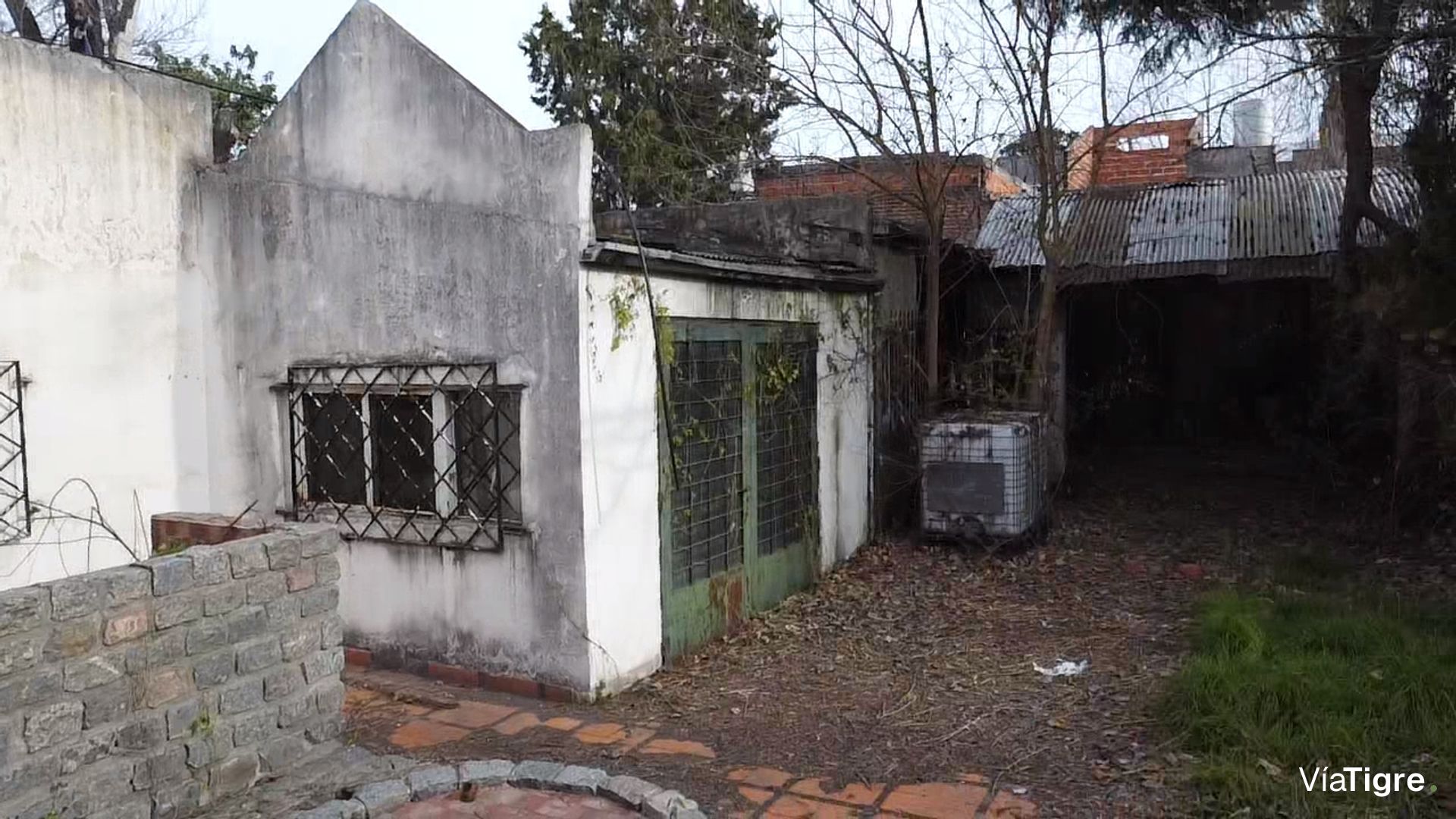 Casa a reciclar sobre gran lote de 875m2 en Talar