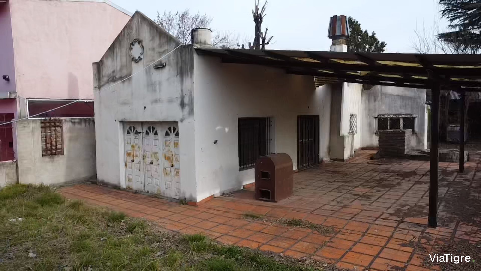 Casa a reciclar sobre gran lote de 875m2 en Talar