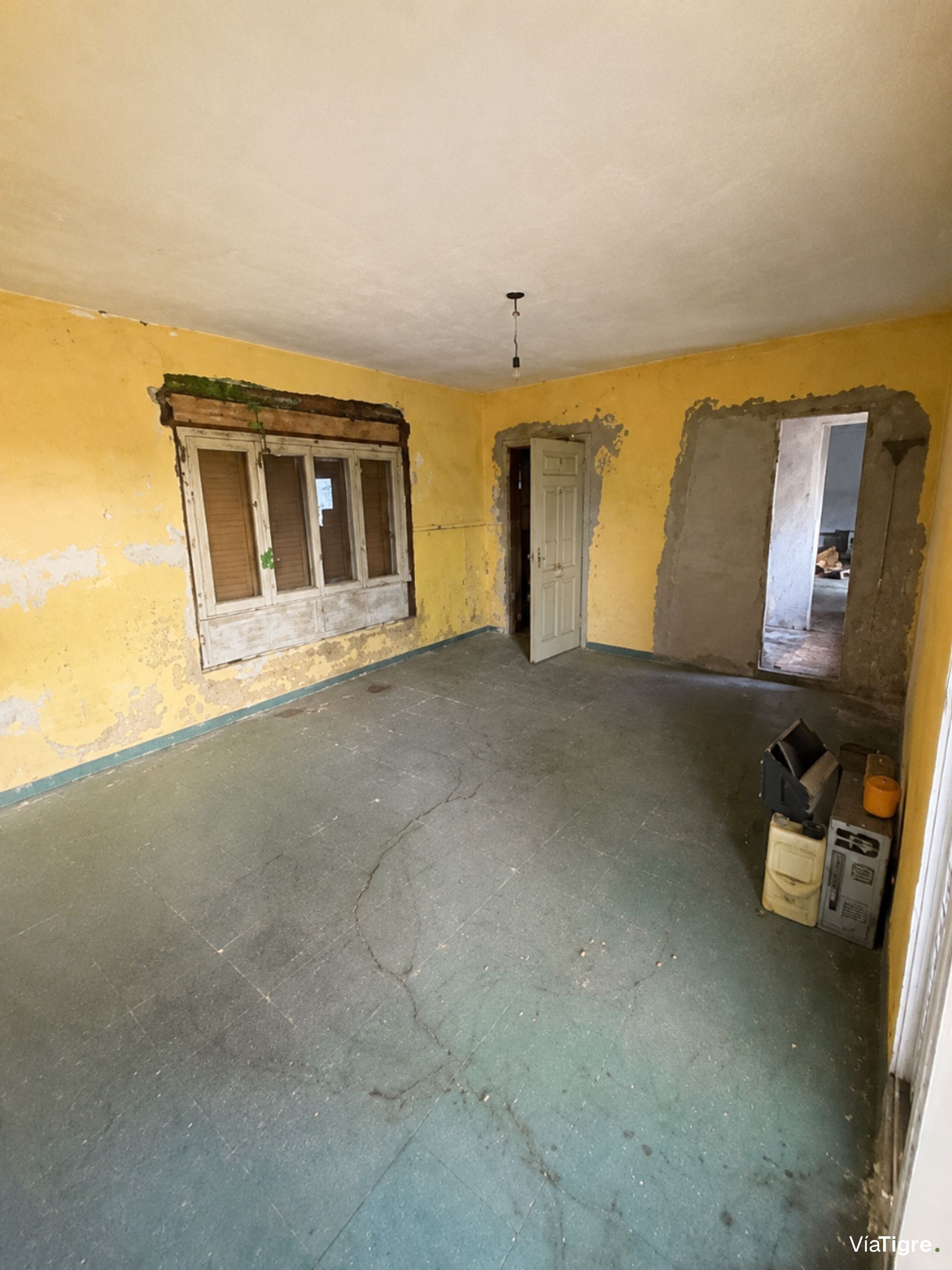 Casa a reciclar sobre gran lote de 875m2 en Talar