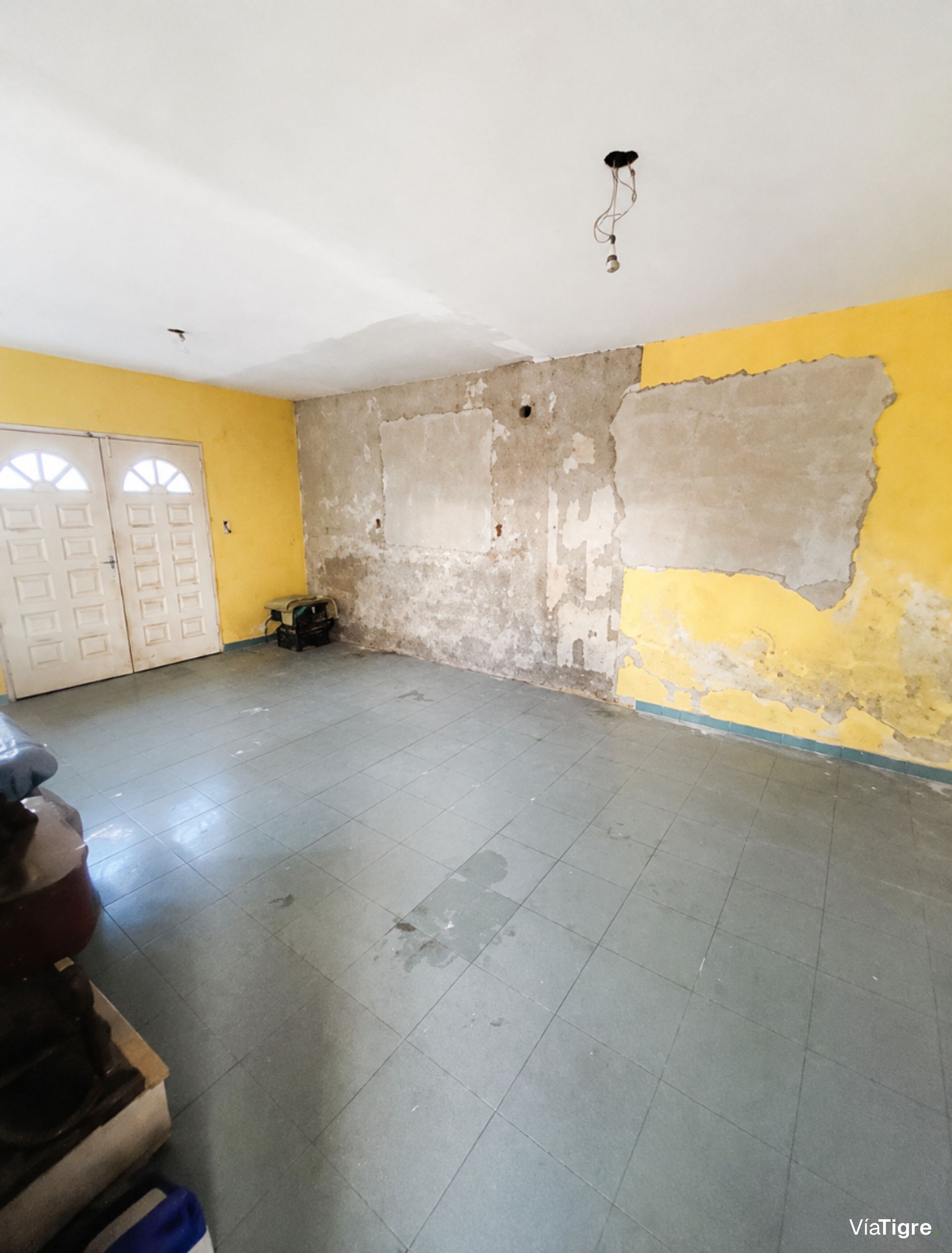 Casa a reciclar sobre gran lote de 875m2 en Talar