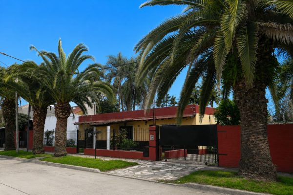 House in North Zone, Lopez Camelo, Tigre