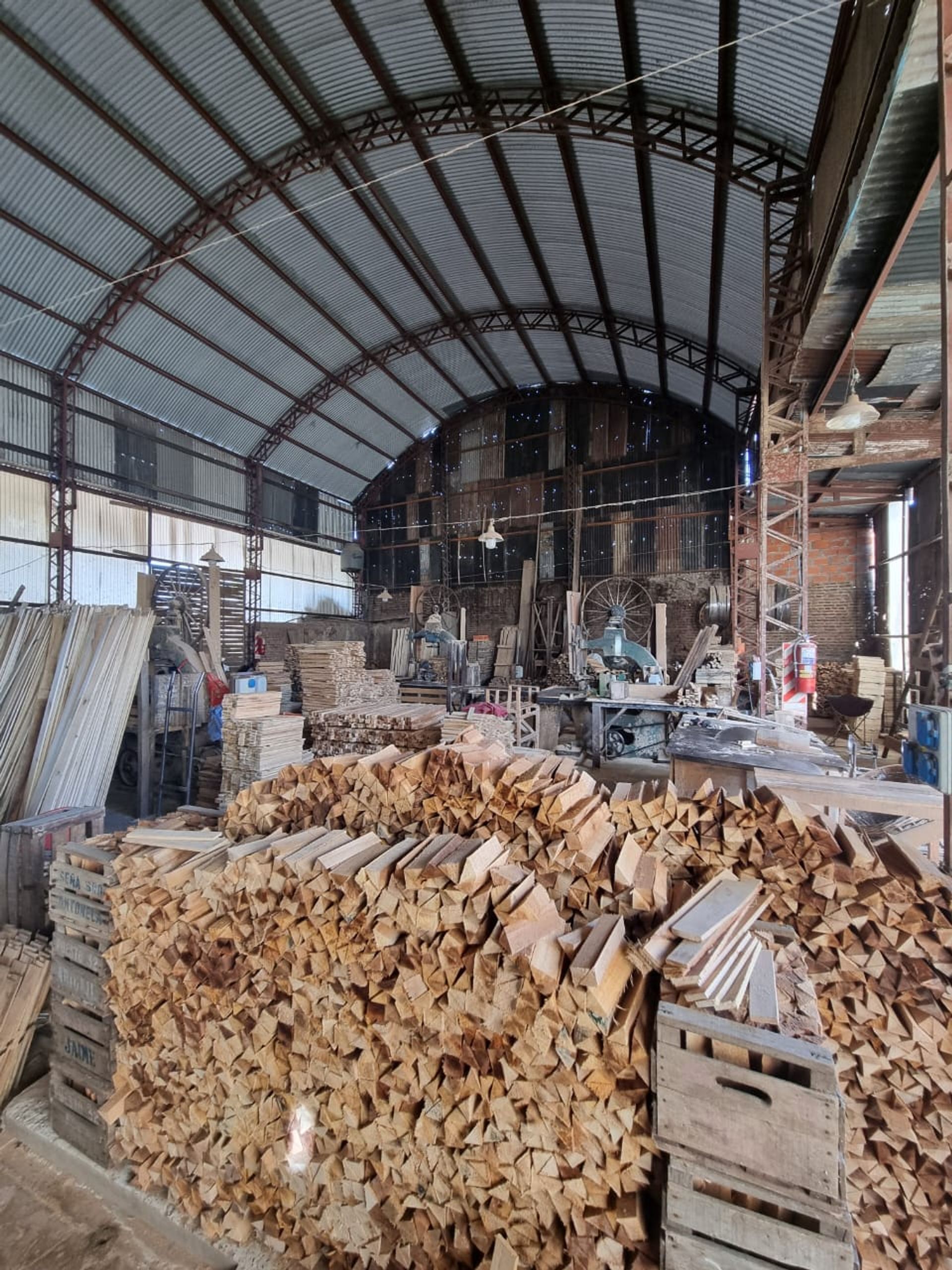 Warehouse and Lots for Sale in Tigre Industrial Zone