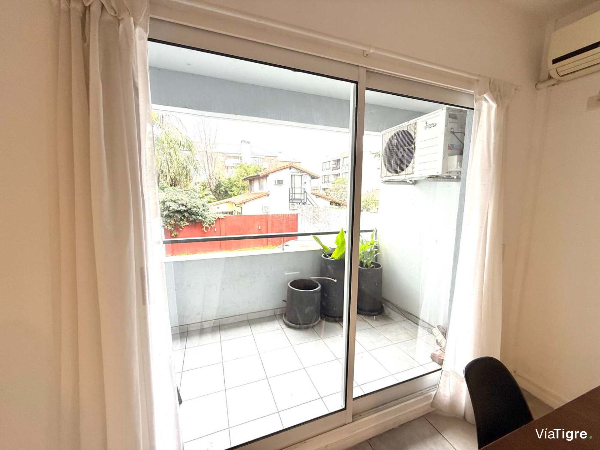 VENTA 2 AMB. con BALCON Y COCHERA CUB, San Isidro