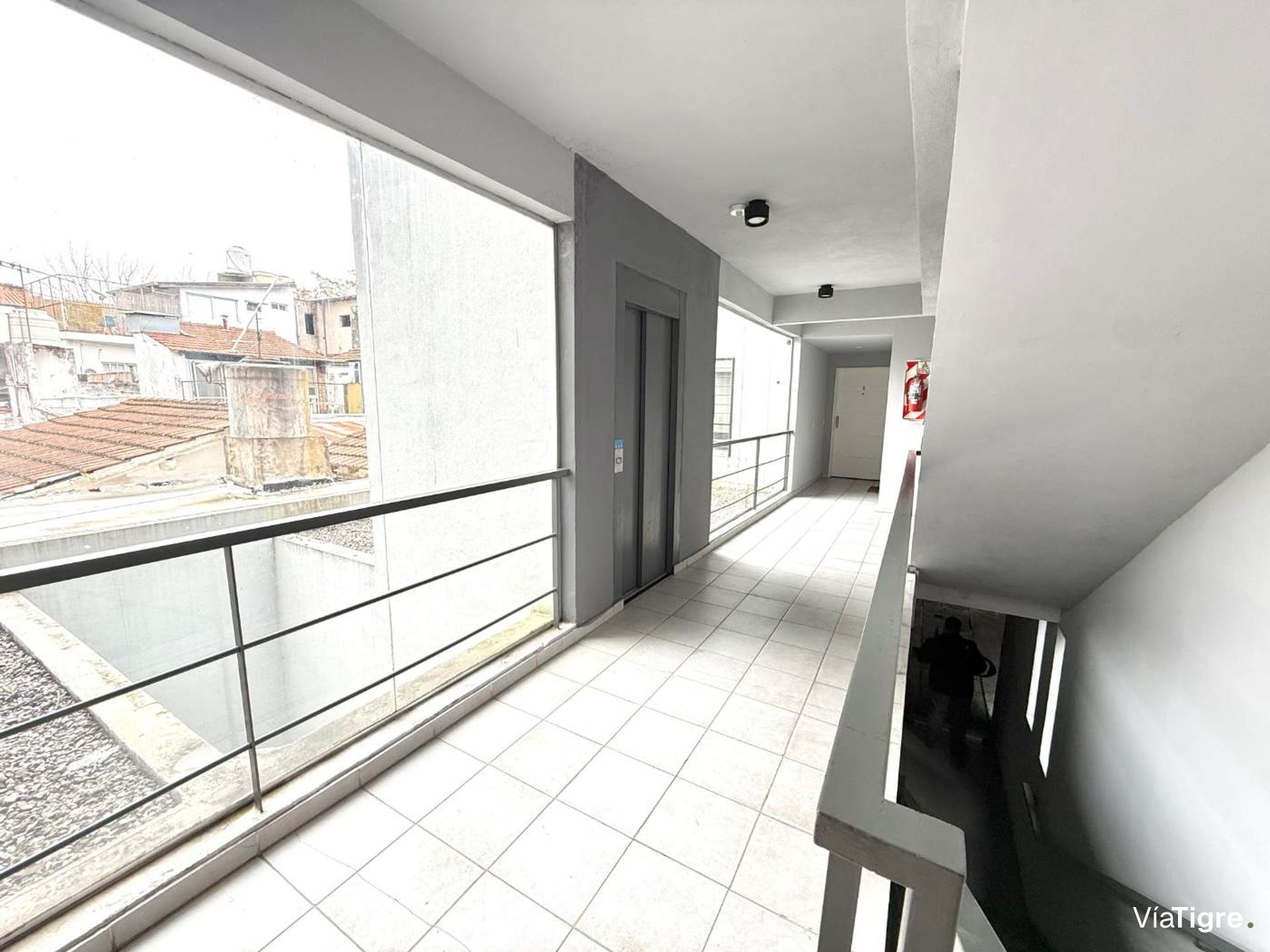 VENTA 2 AMB. con BALCON Y COCHERA CUB, San Isidro
