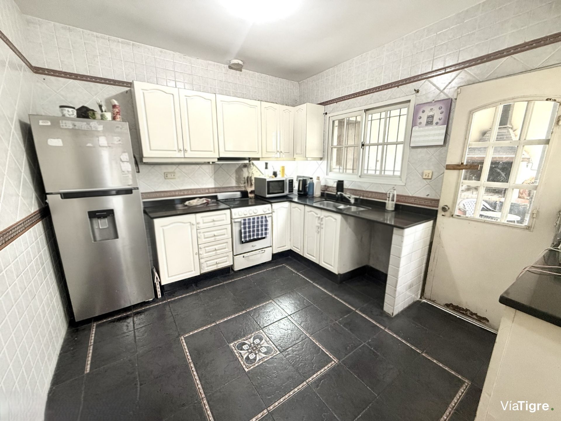 Casa en venta 5 ambientes cochera PB Olivos