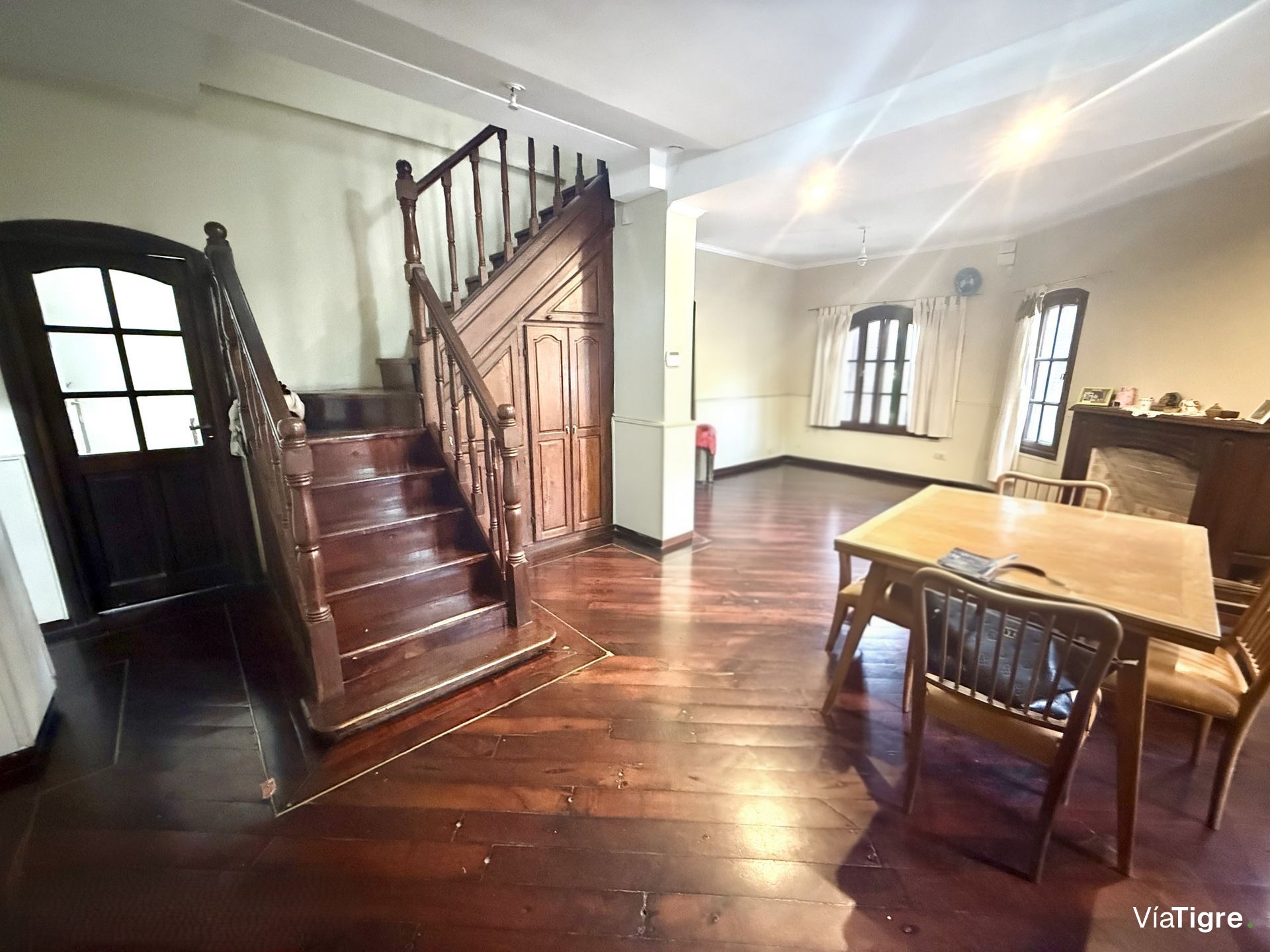 Casa en venta 5 ambientes cochera PB Olivos