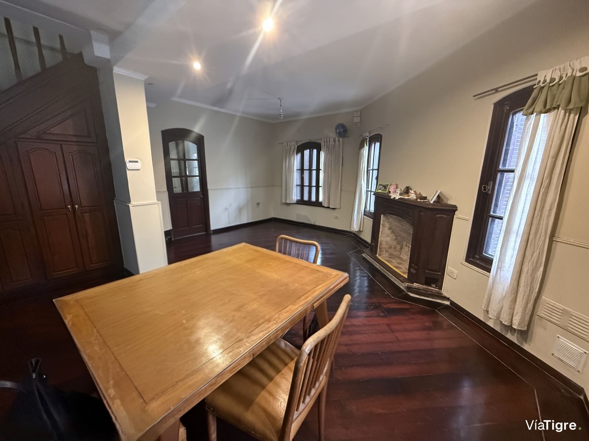 Casa en venta 5 ambientes cochera PB Olivos