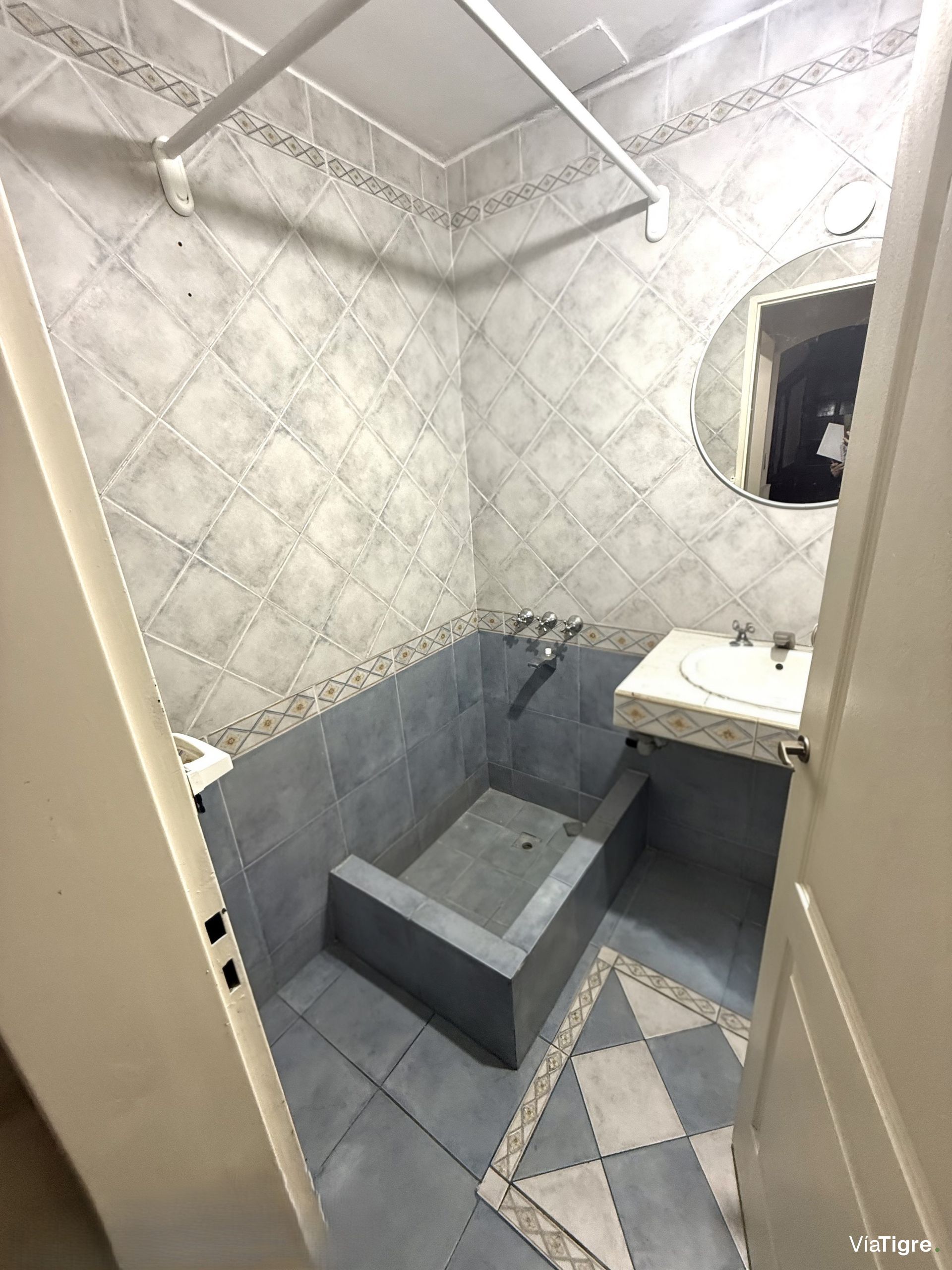 Casa en venta 5 ambientes cochera PB Olivos