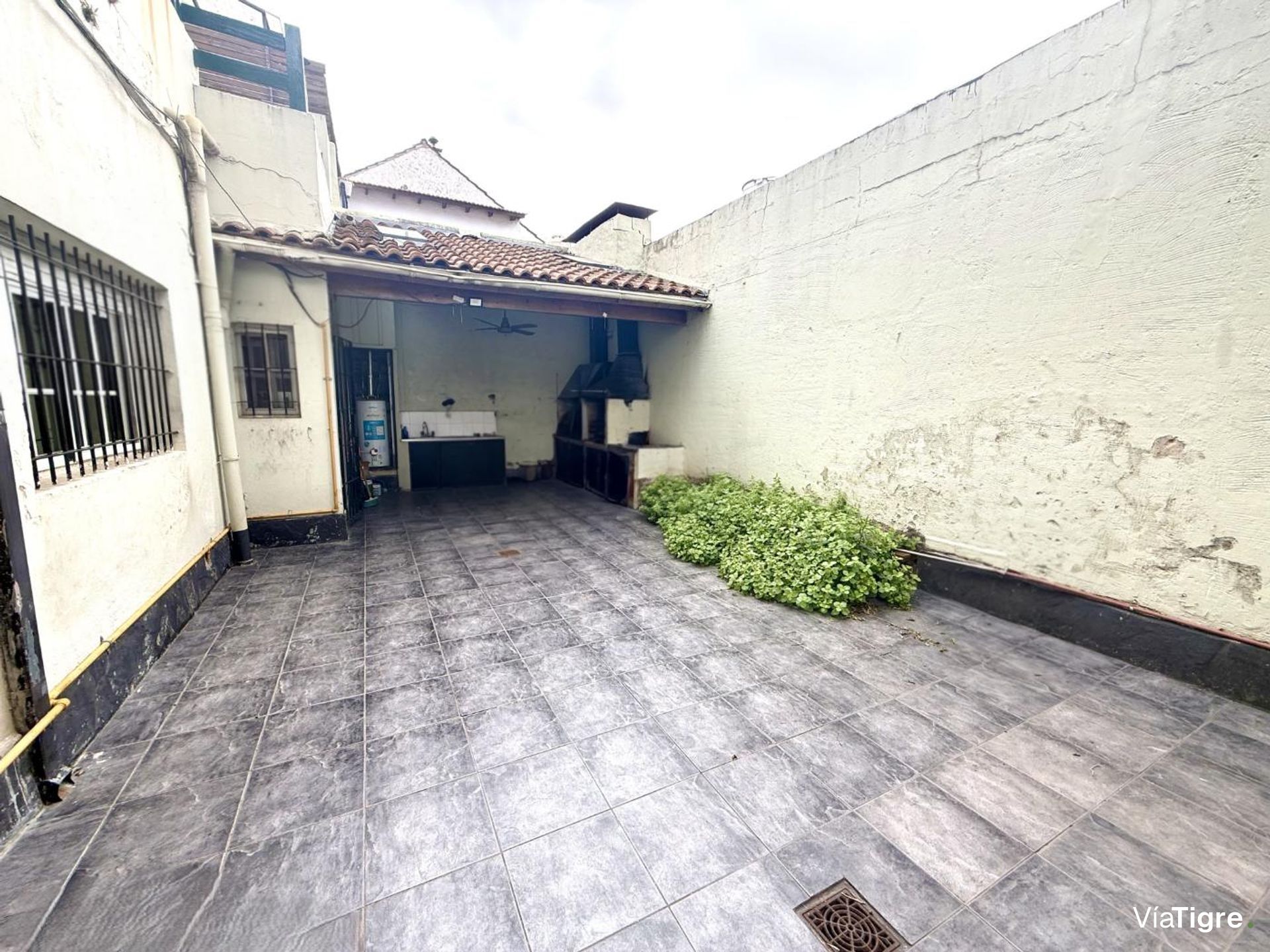Casa en venta 5 ambientes cochera PB Olivos