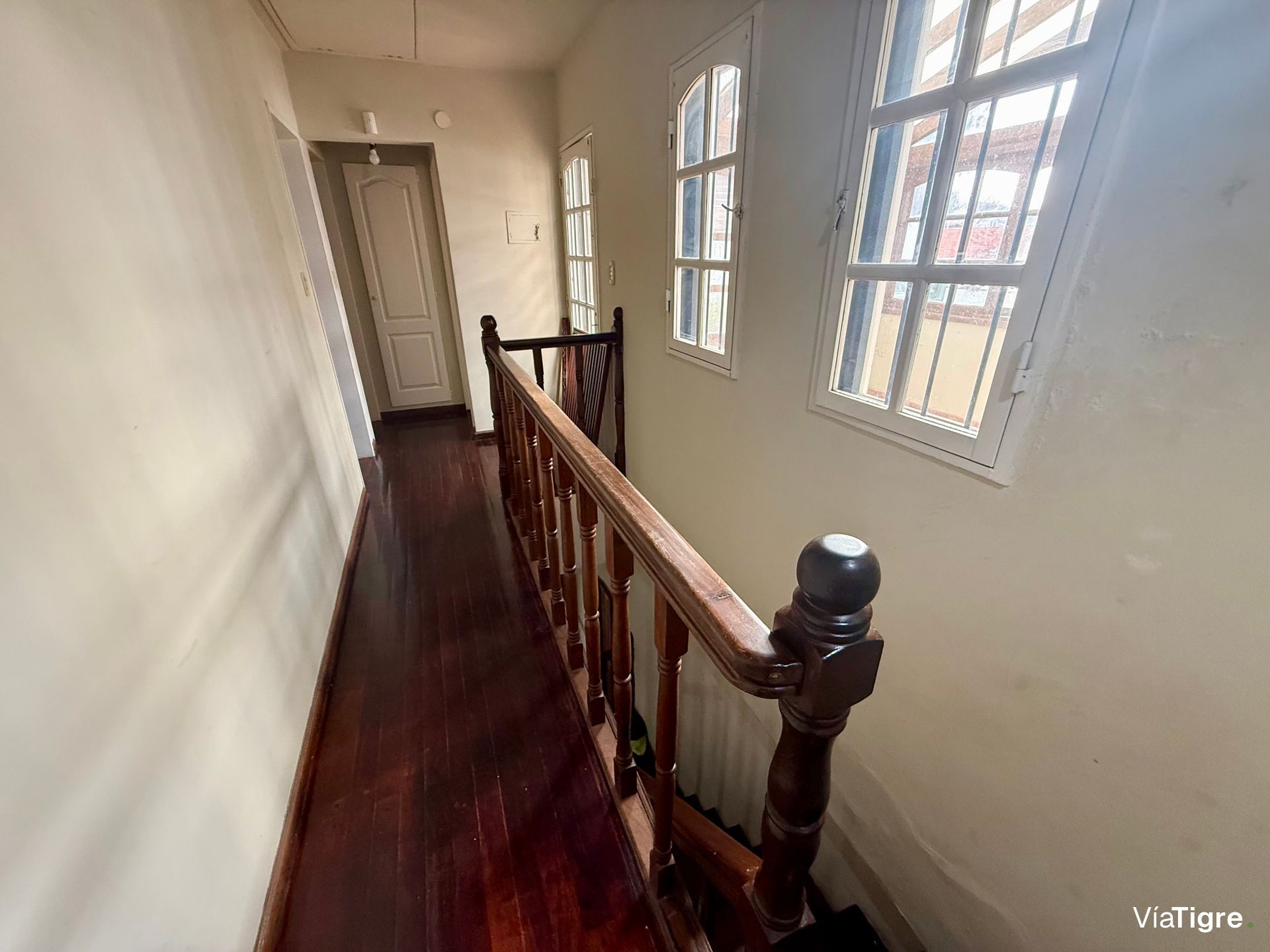 Casa en venta 5 ambientes cochera PB Olivos
