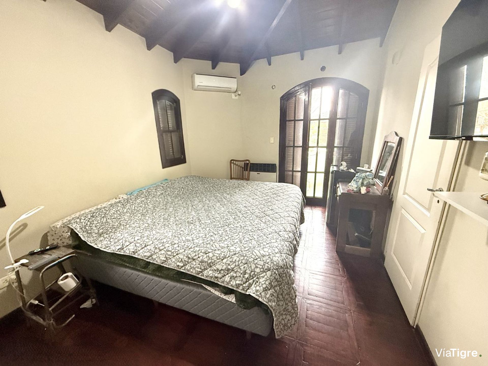 Casa en venta 5 ambientes cochera PB Olivos