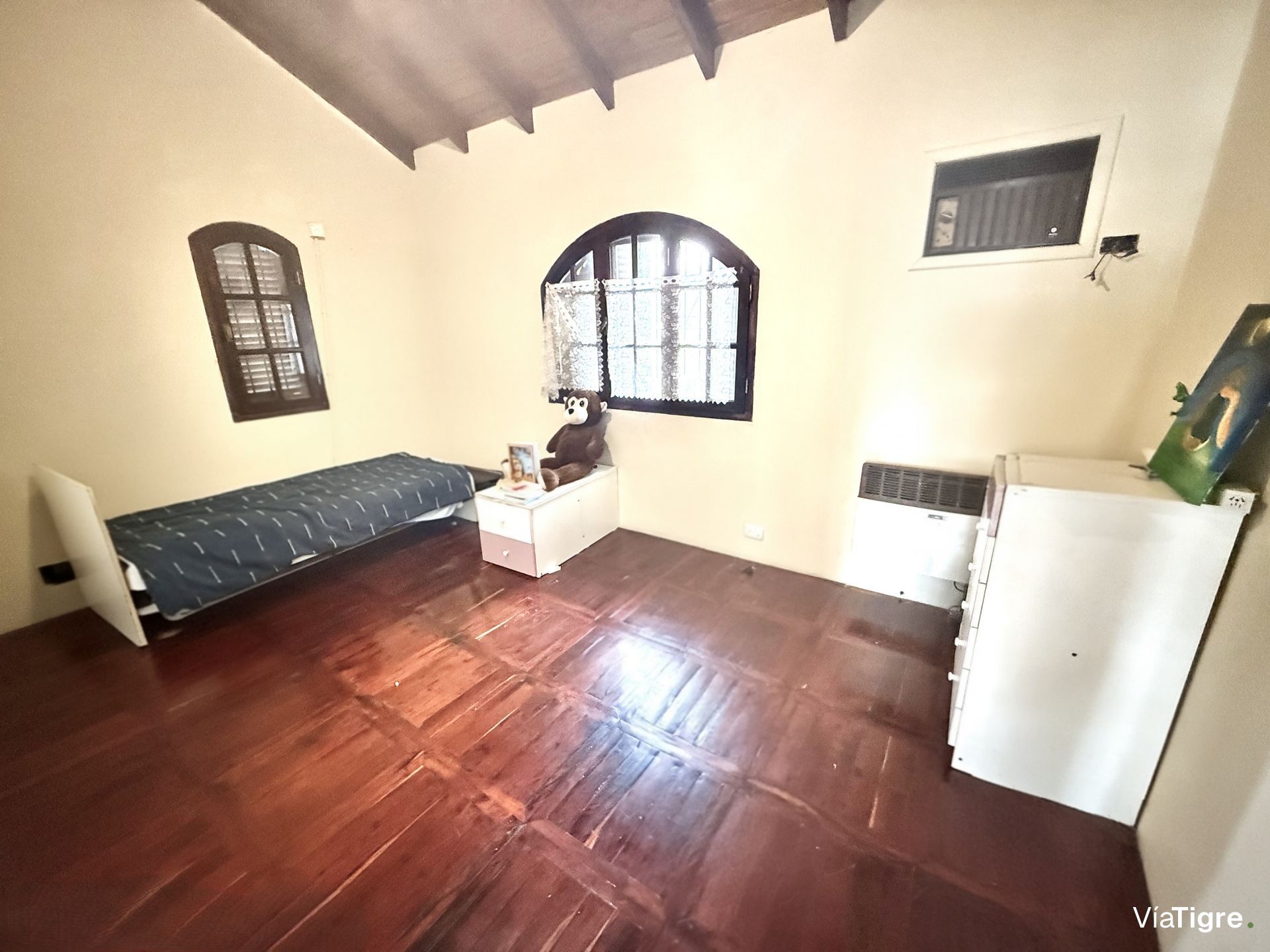 Casa en venta 5 ambientes cochera PB Olivos