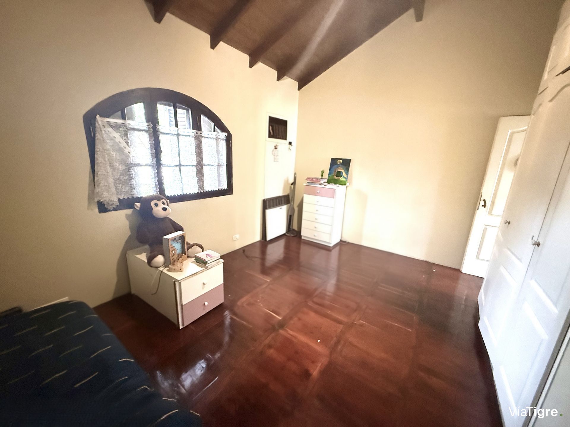 Casa en venta 5 ambientes cochera PB Olivos