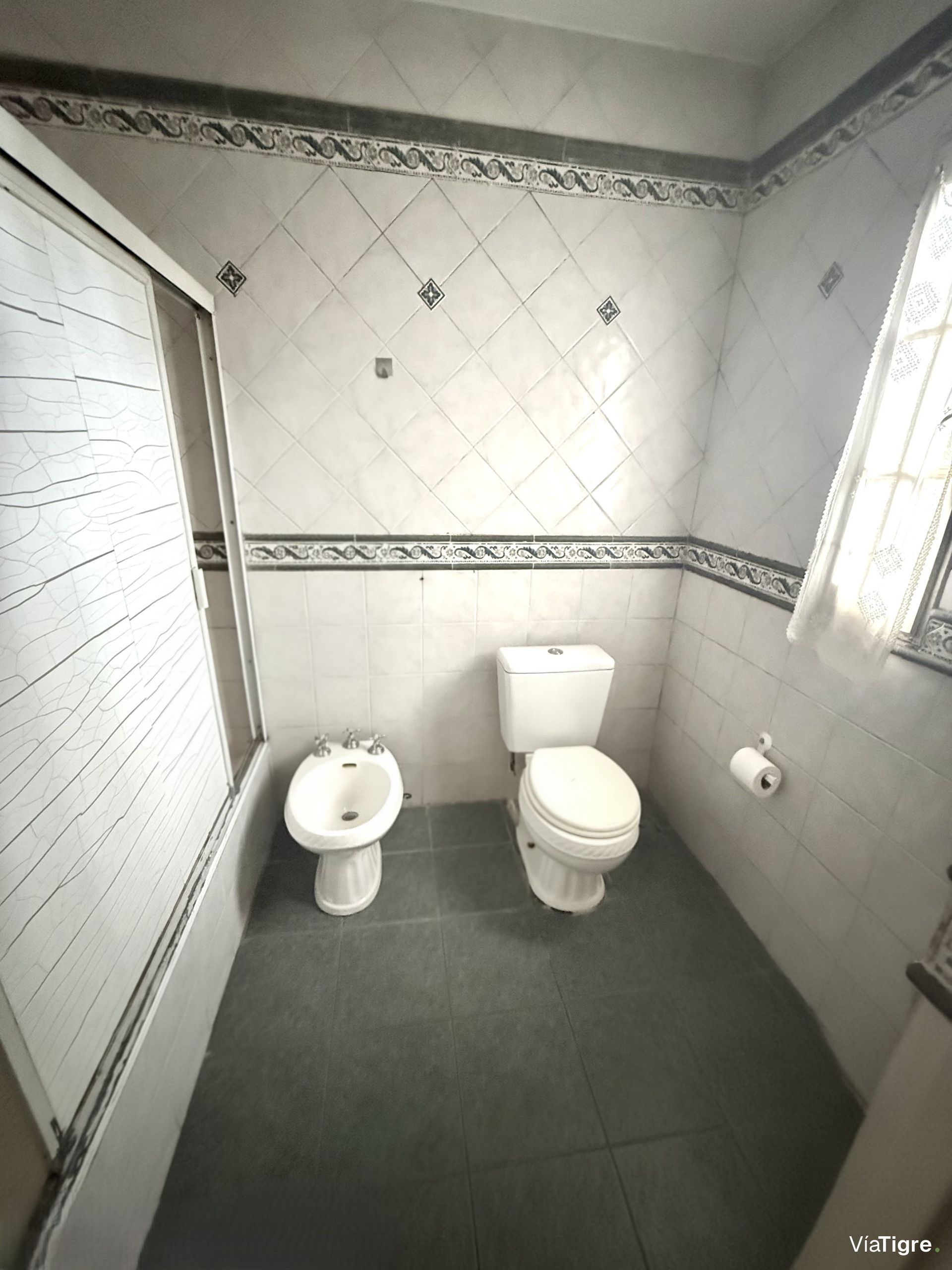 Casa en venta 5 ambientes cochera PB Olivos