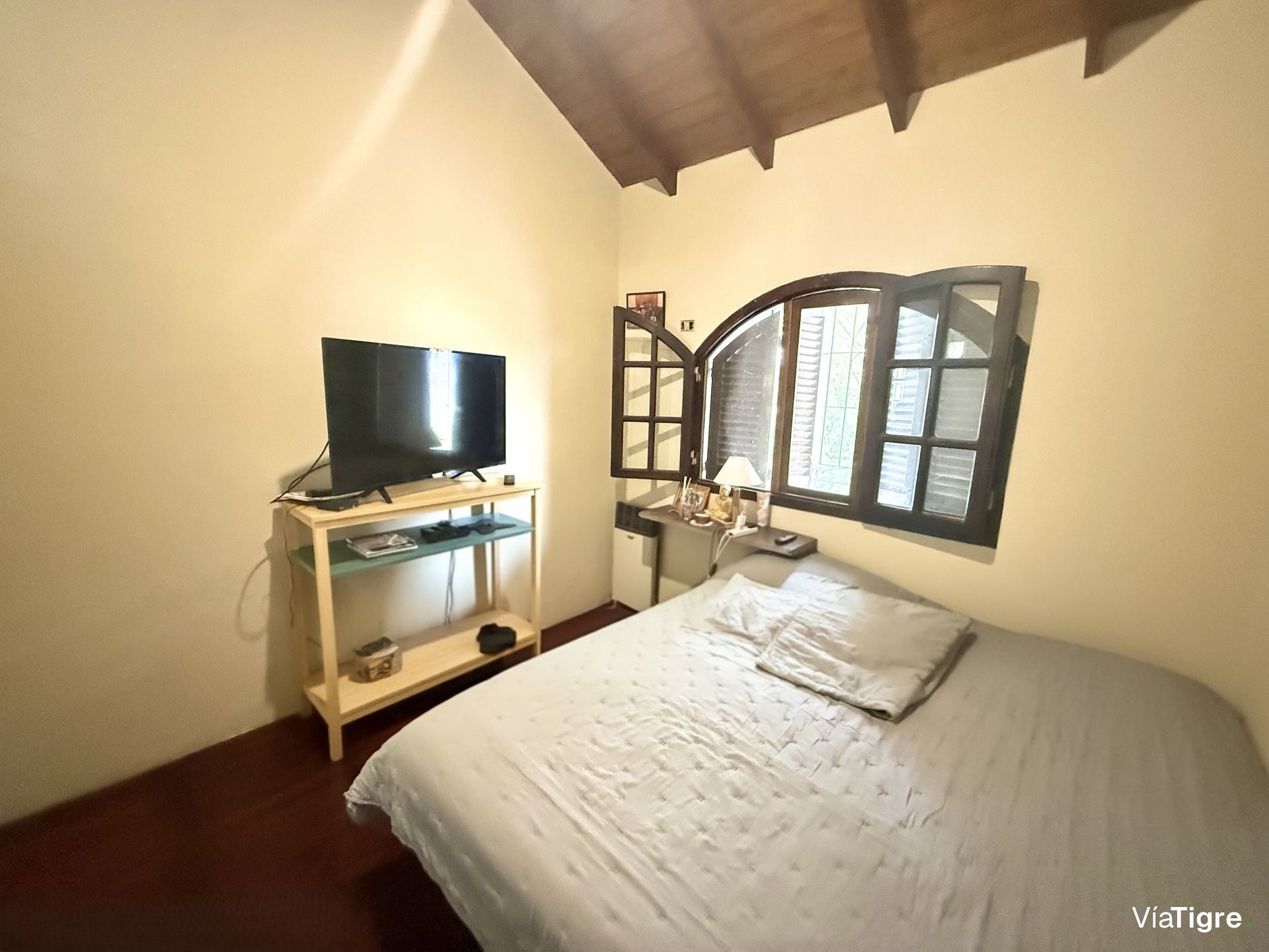 Casa en venta 5 ambientes cochera PB Olivos