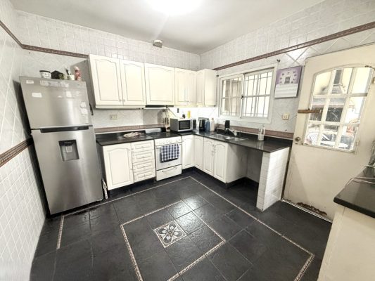 House for sale 5-room garage PB Olivos