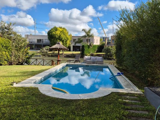 Sale House. Barrancas De Santa Maria Neighborhood. Tigre
