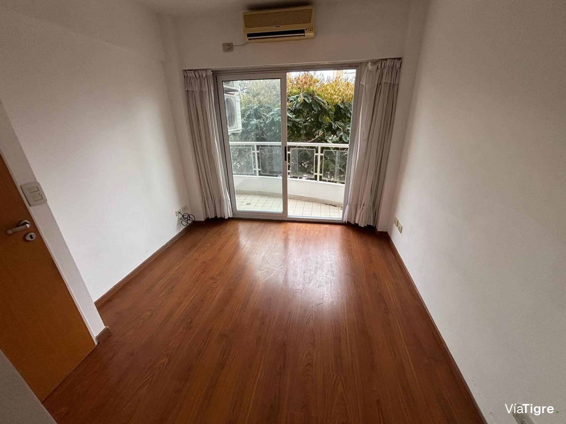 Venta 3 ambientes c/cochera - Vicente Lopez
