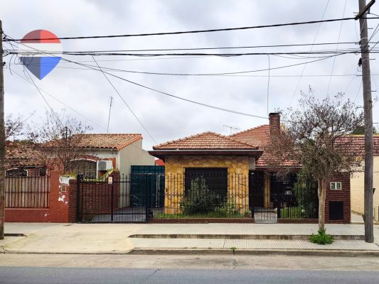 Venta casa de 7 amb con cocheras en Villa Adelina