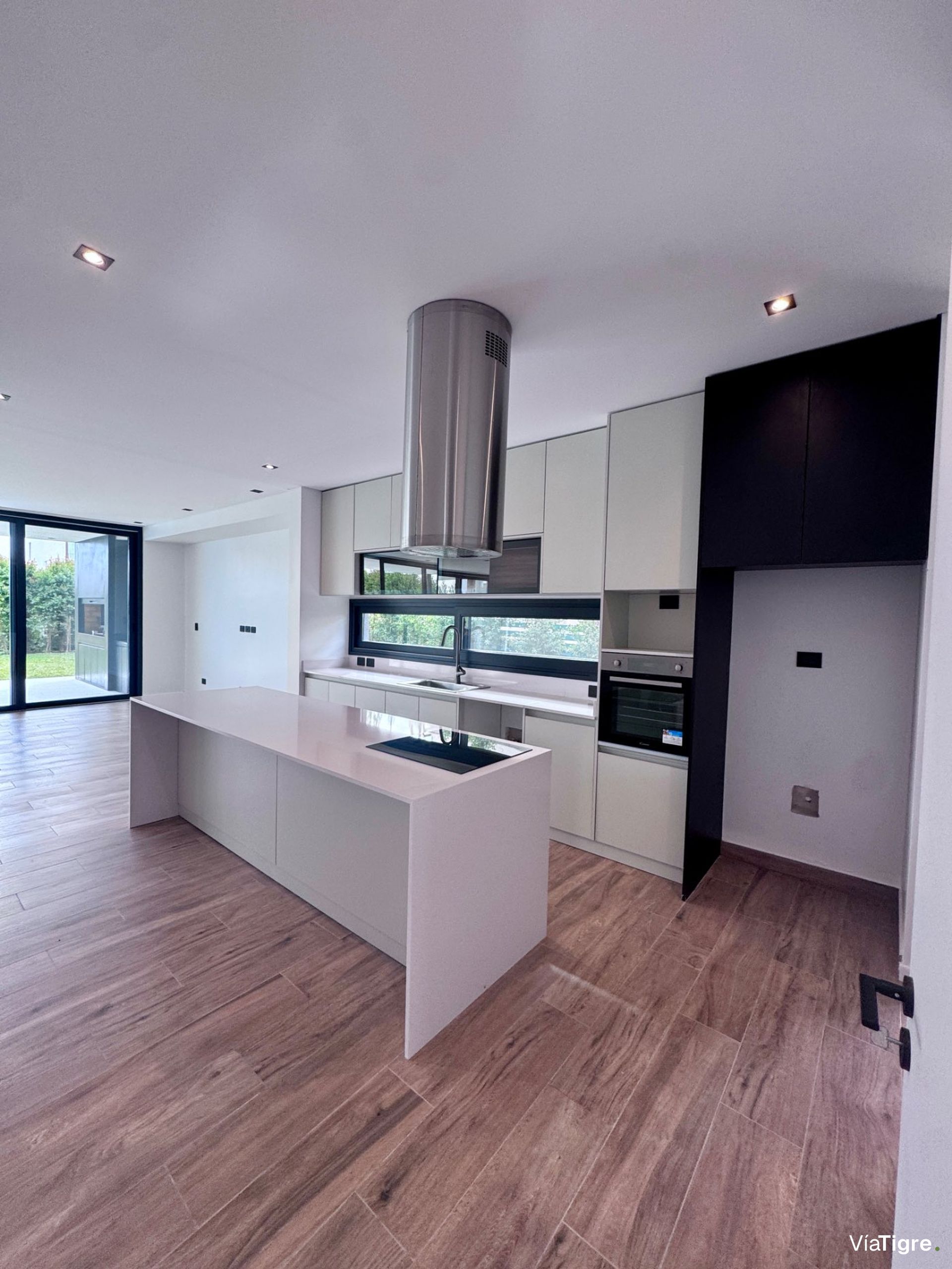 Venta casa Castaños Nordelta 5 ambientes estrenar