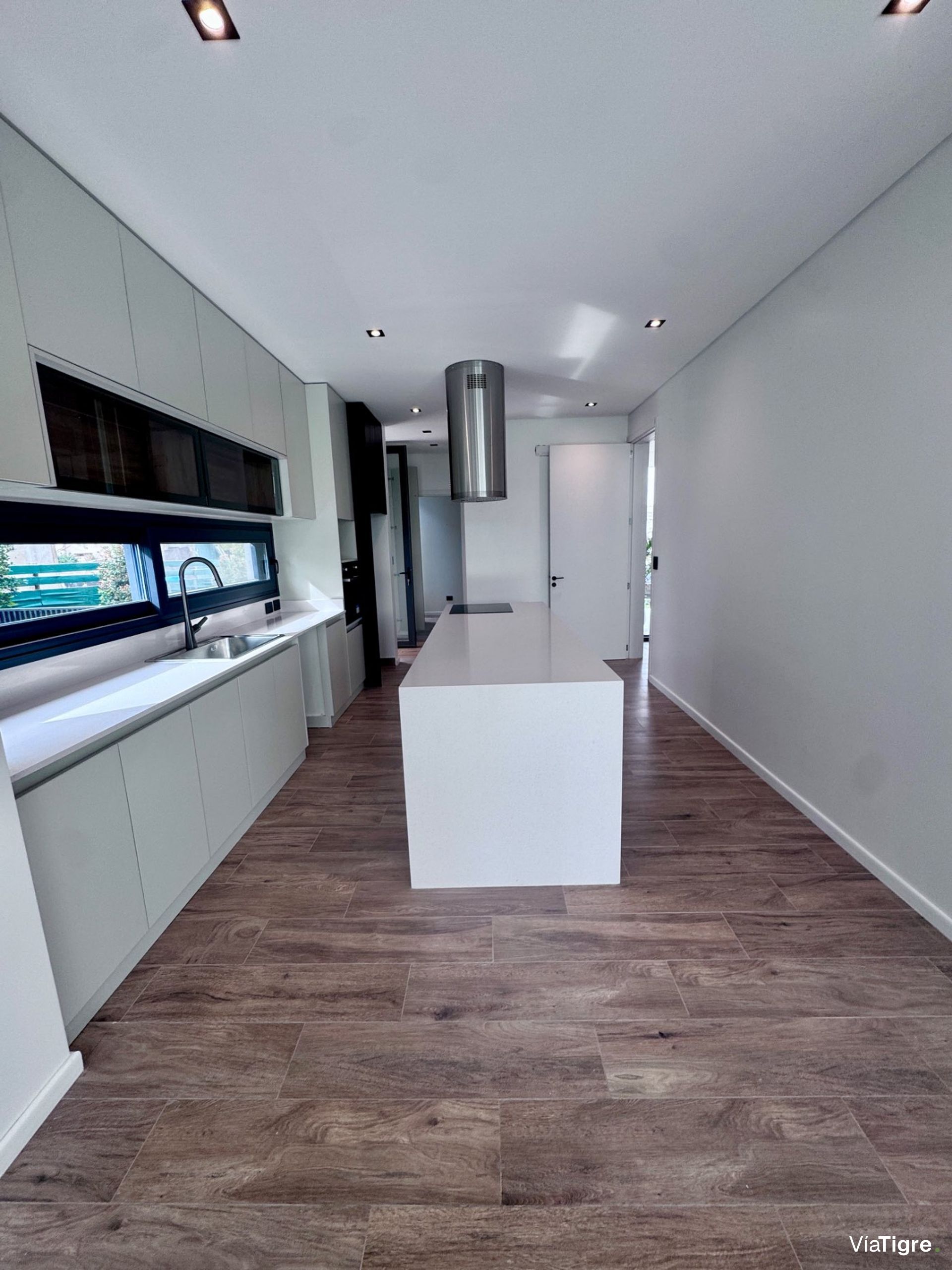 Venta casa Castaños Nordelta 5 ambientes estrenar