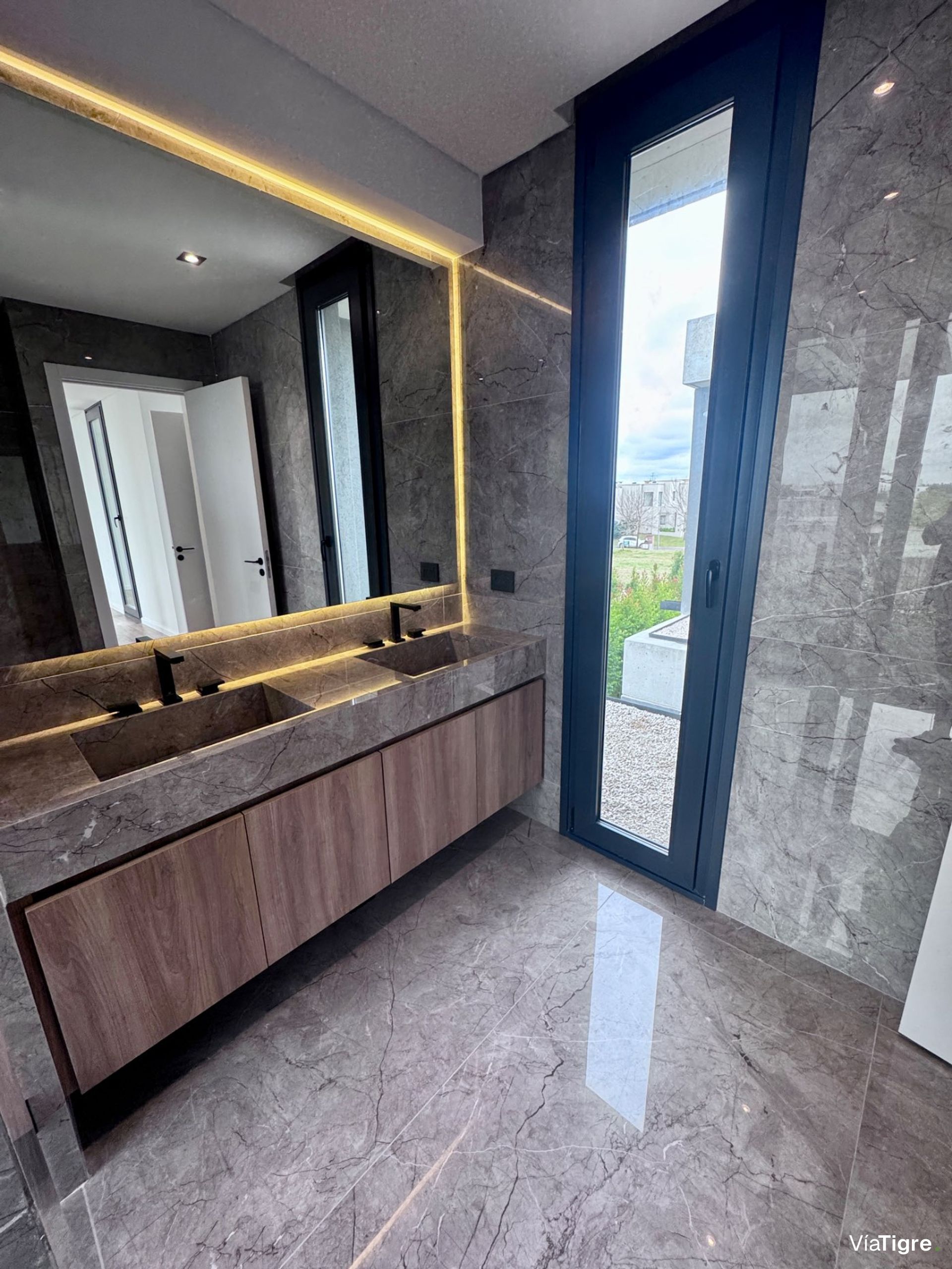 Venta casa Castaños Nordelta 5 ambientes estrenar