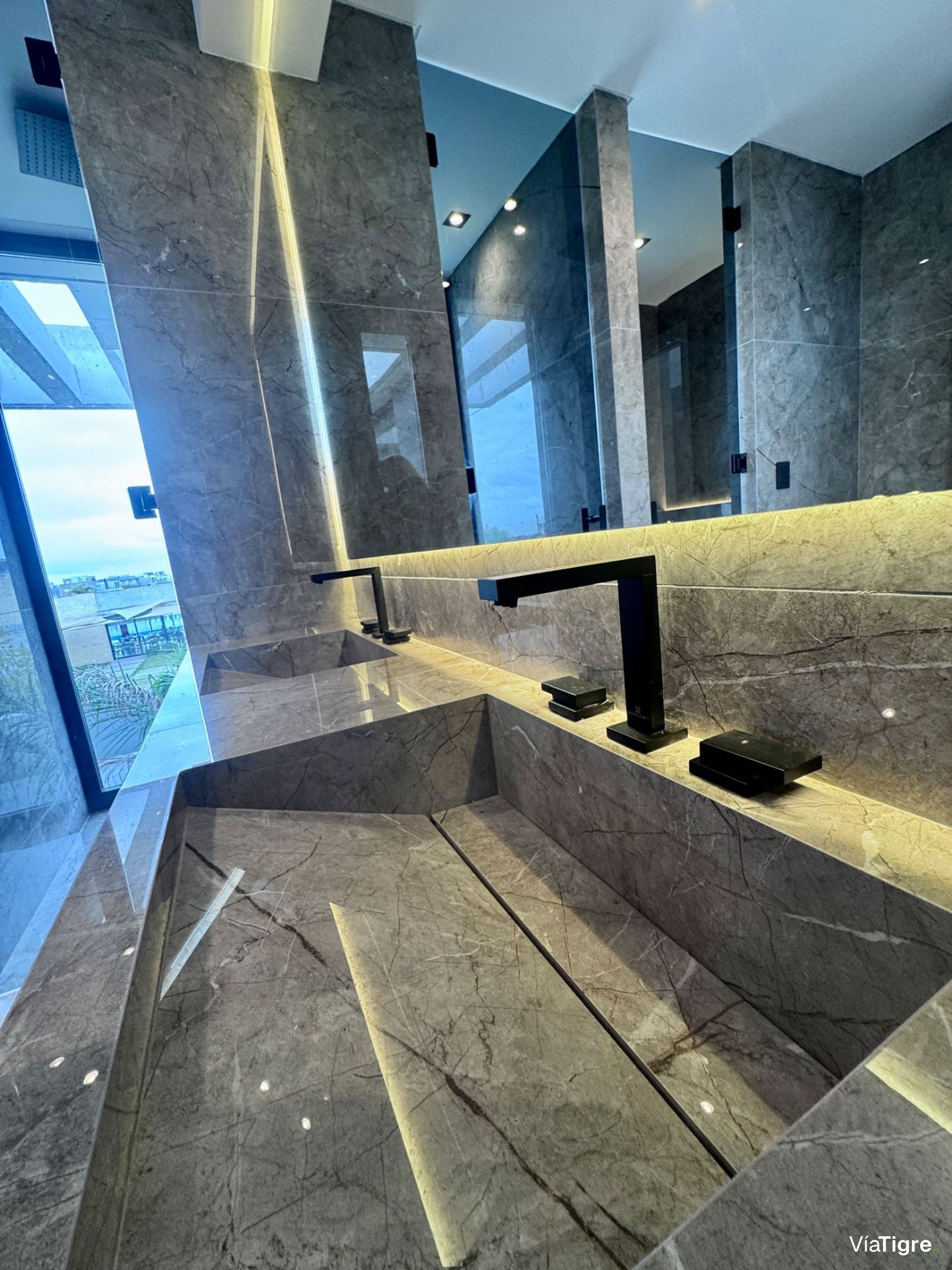 Venta casa Castaños Nordelta 5 ambientes estrenar