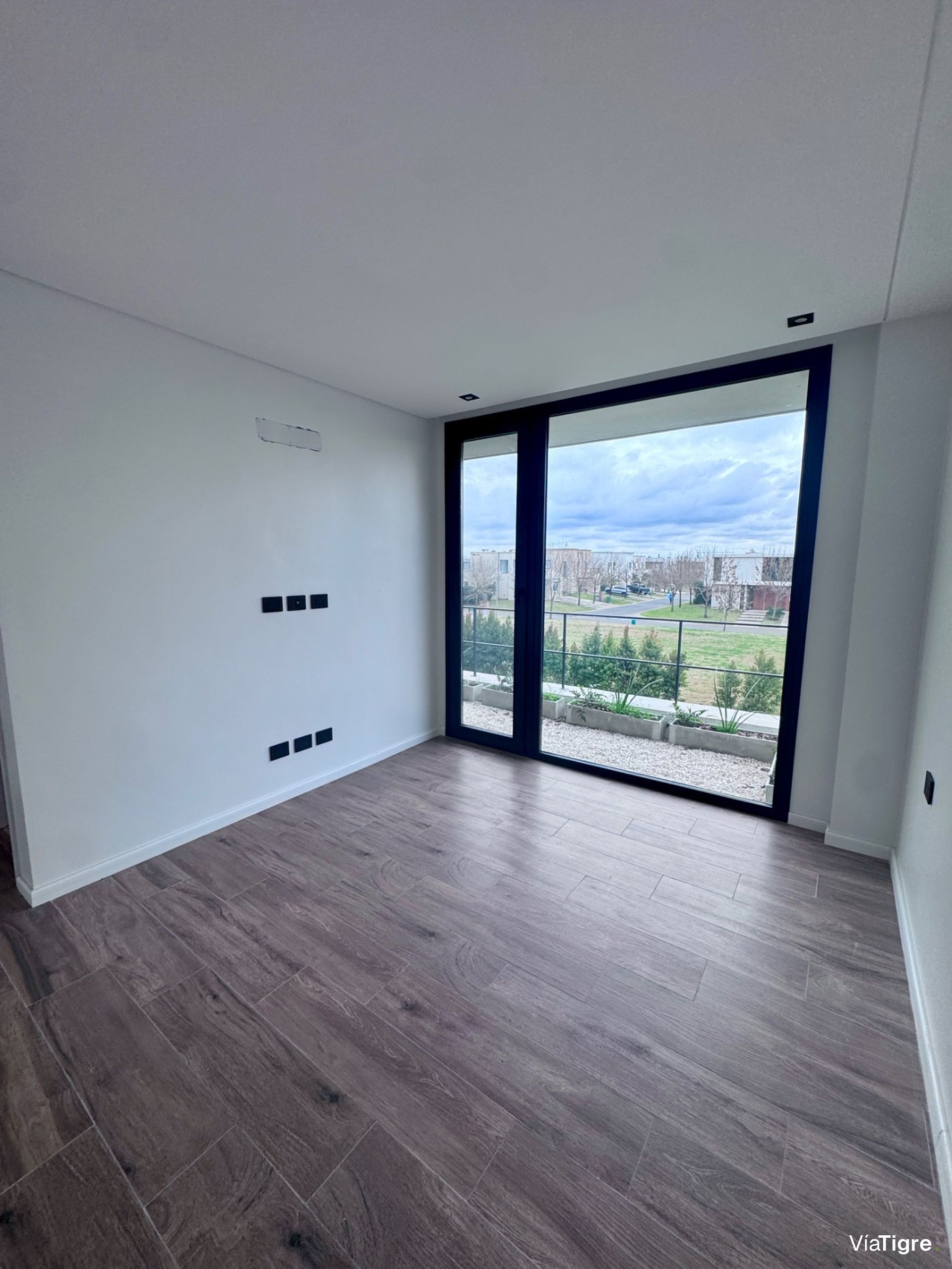 Venta casa Castaños Nordelta 5 ambientes estrenar