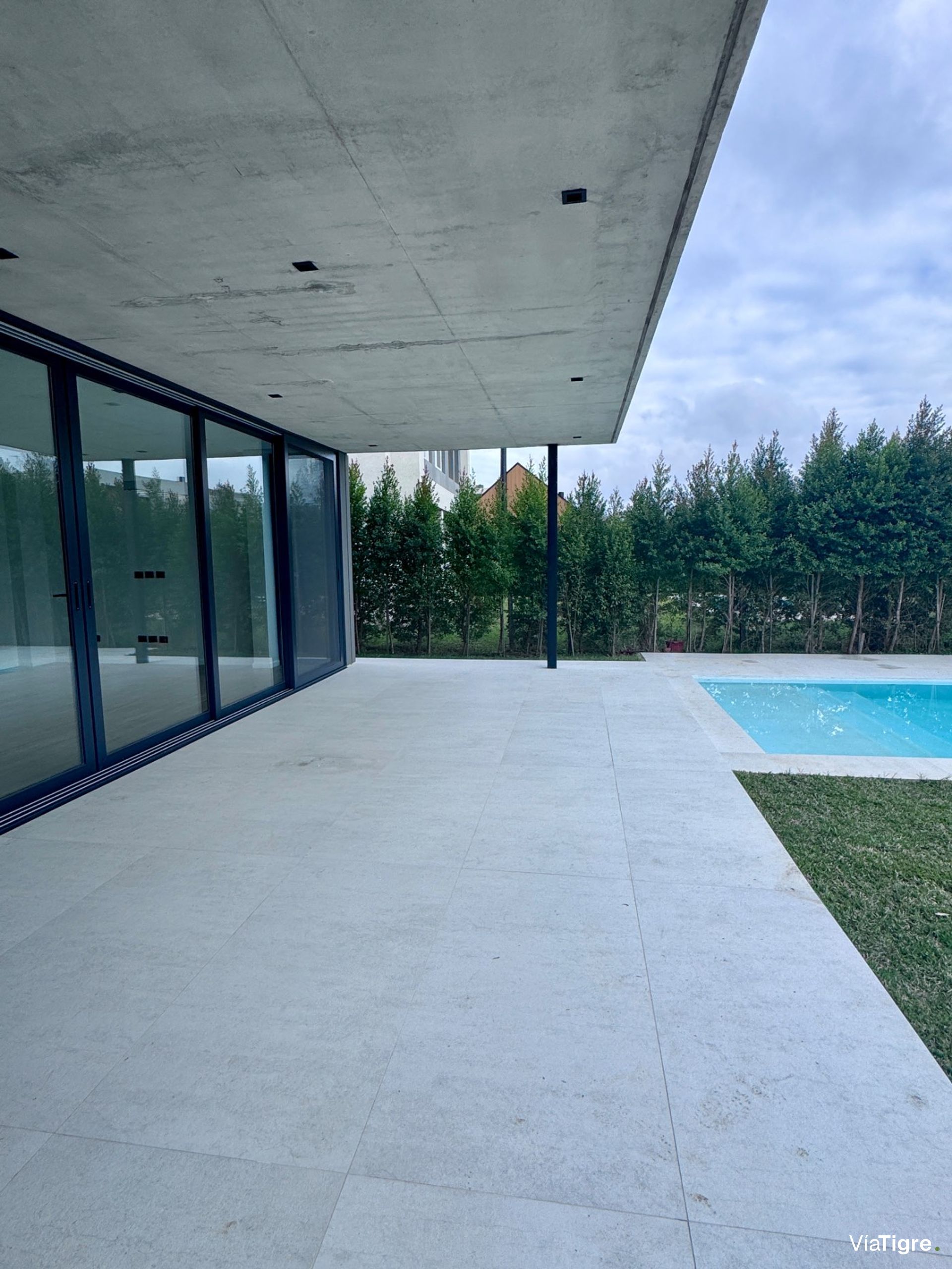 Venta casa Castaños Nordelta 5 ambientes estrenar