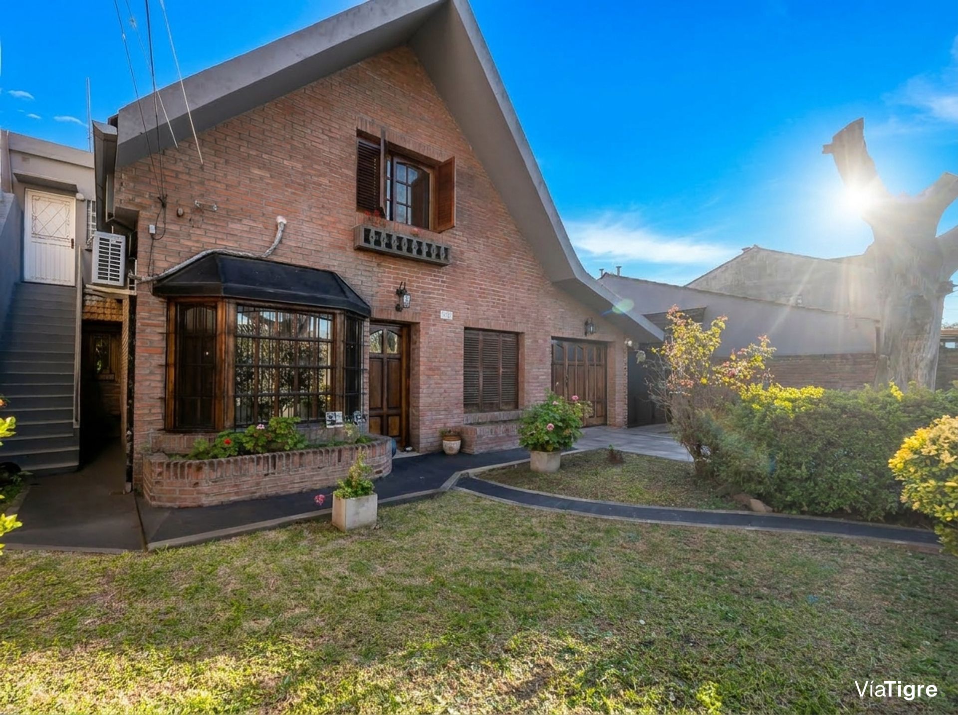 Casa en venta en Boulogne. Jardin, pileta parrilla